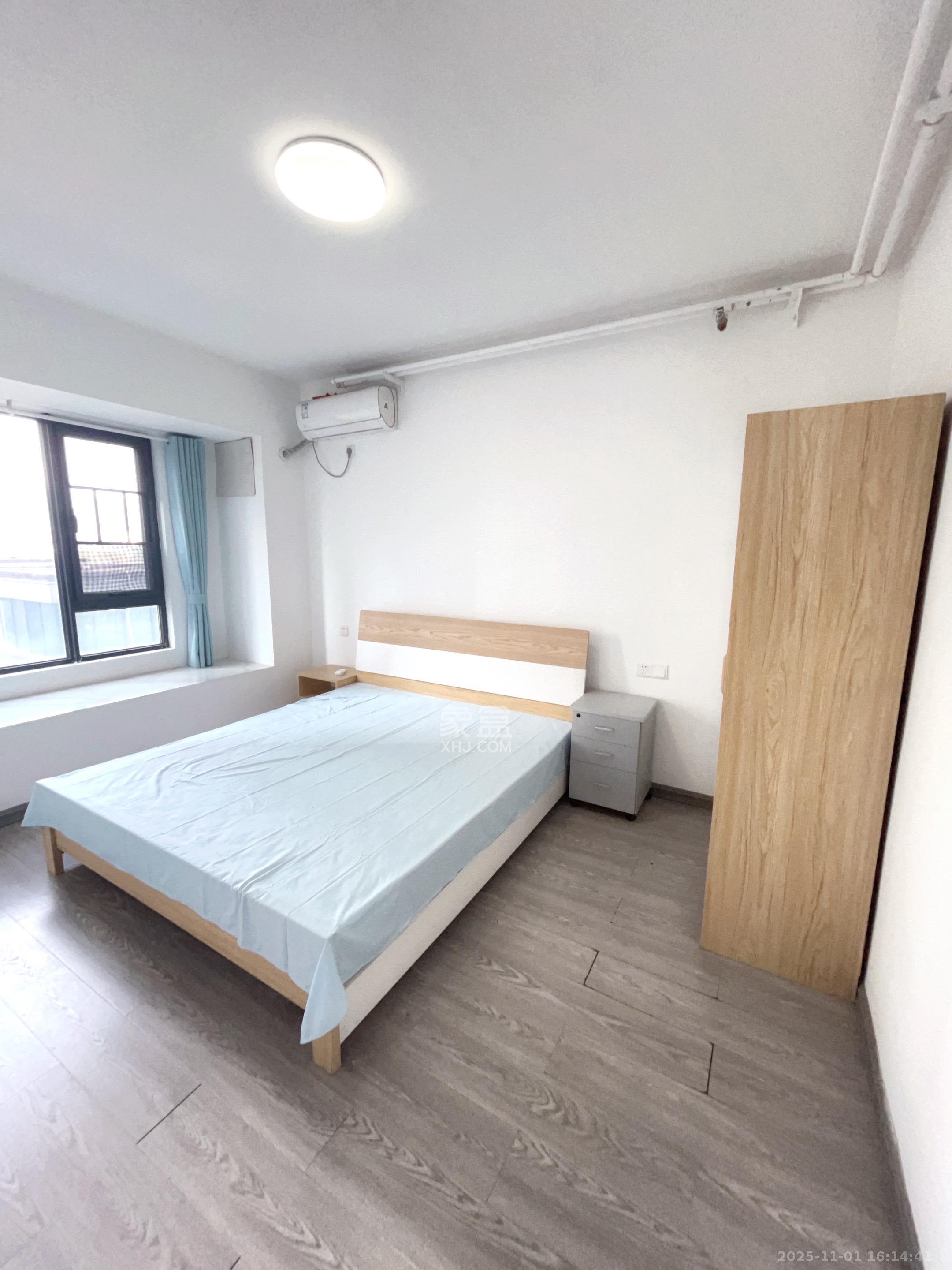 南山梅溪一方  4室2厅2卫    2800.0元/月室内图