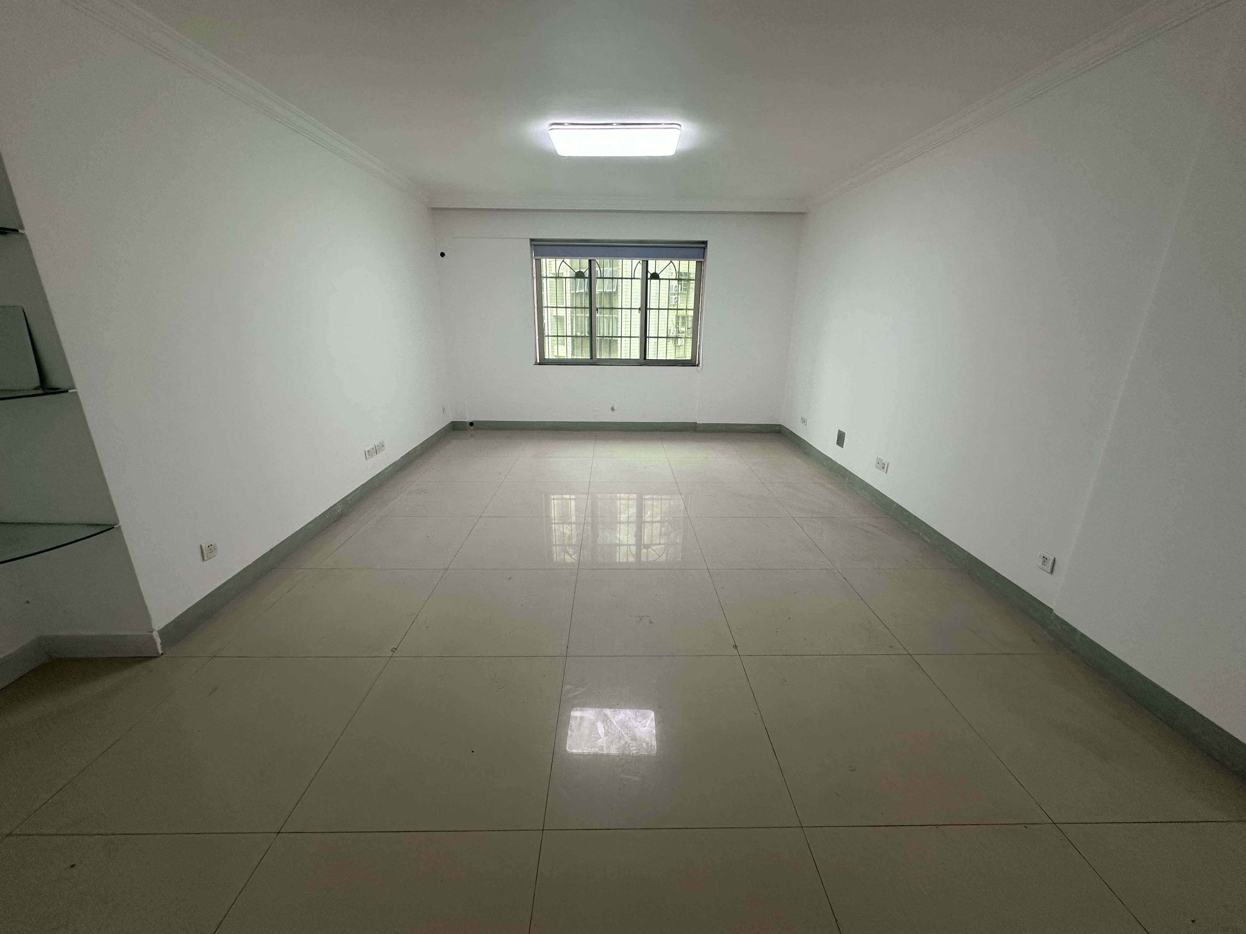 富豪大厦(富豪花园) 3室1厅1卫 2300.0元/月 富豪大厦(富豪花园) 3室1厅1卫 2300.0元/月室内图