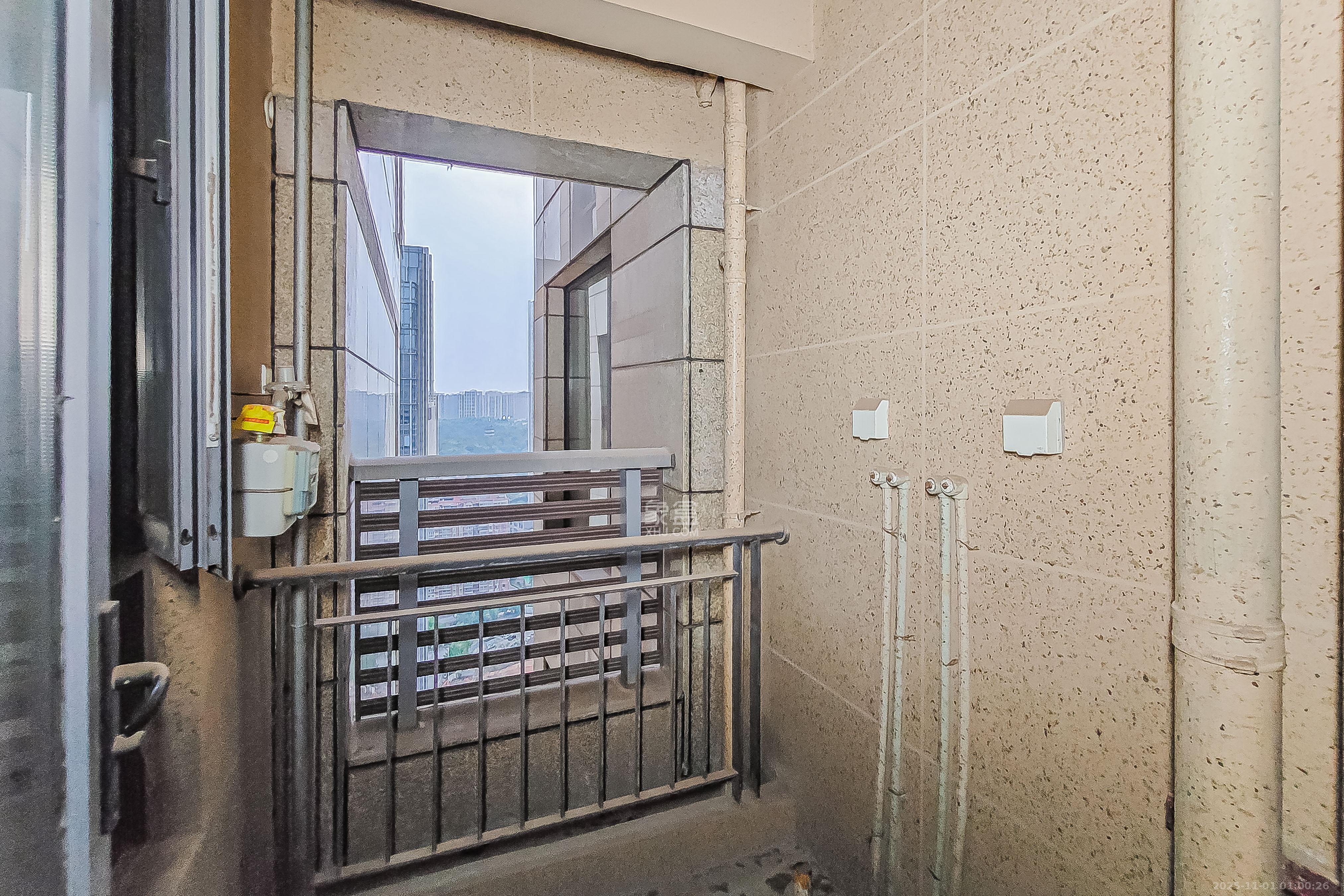 保利国际广场  3室2厅2卫    248.0万其他