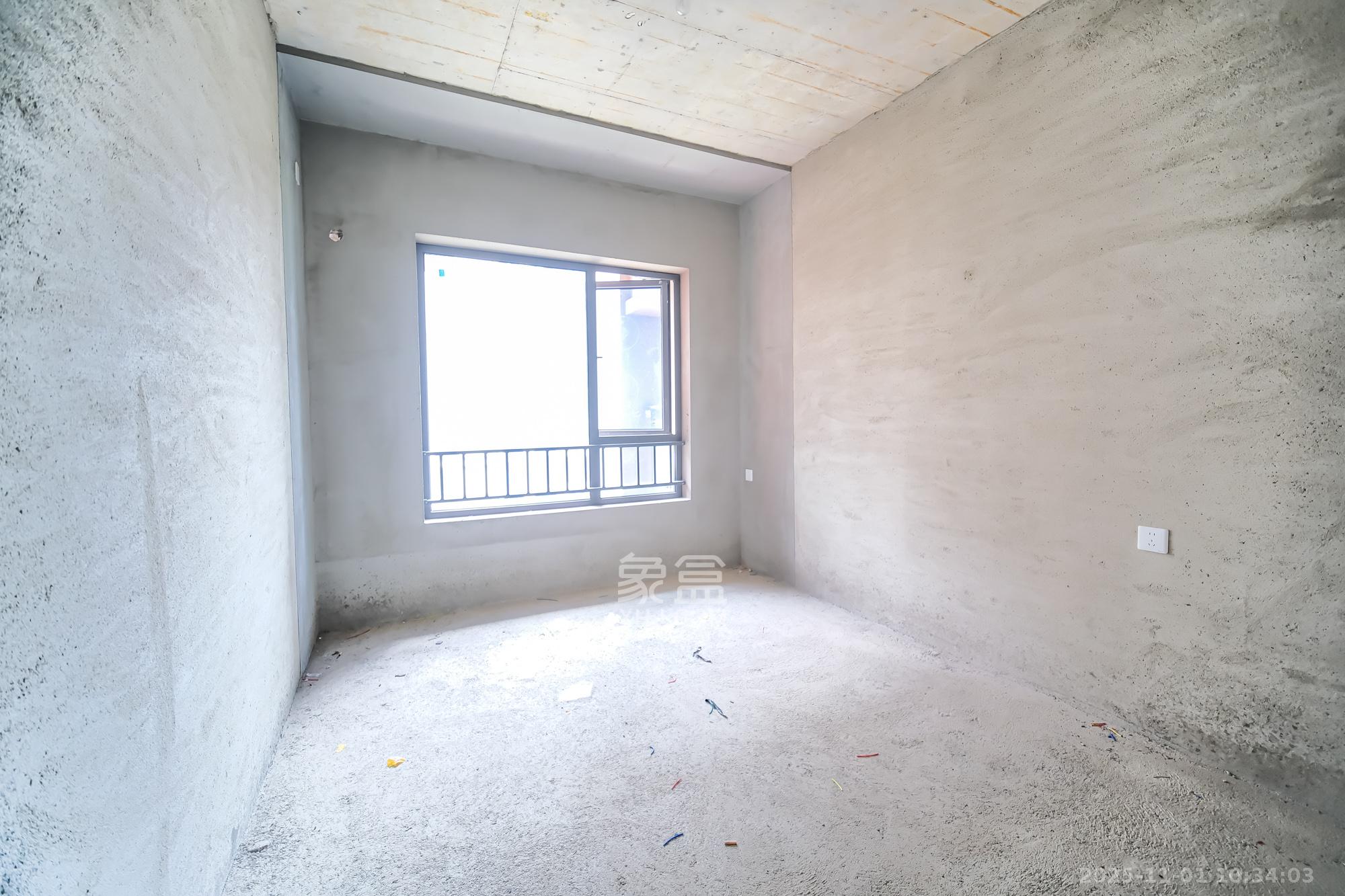 荣盛城  3室2厅2卫    75.0万卧室