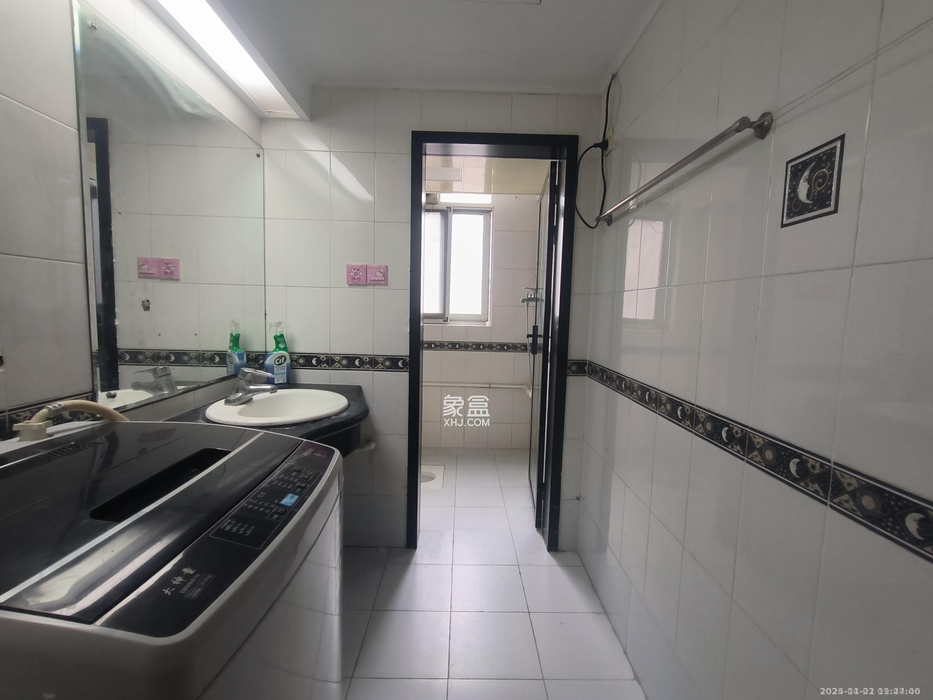 泰时新雅园  3室1厅2卫    2300.0元/月室内图