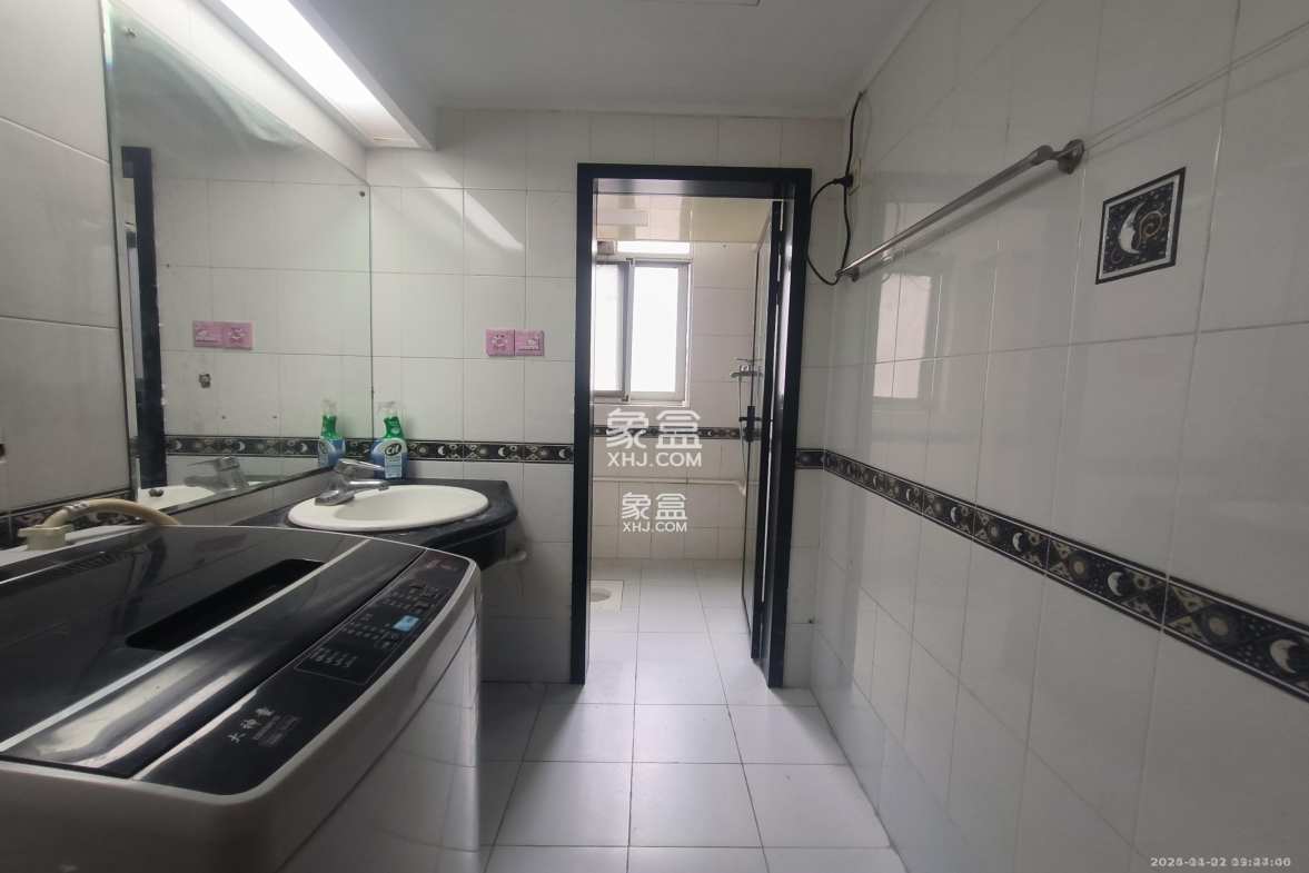 泰时新雅园 3室1厅2卫 2300.0元/月 泰时新雅园 3室1厅2卫 2300.0元/月室内图