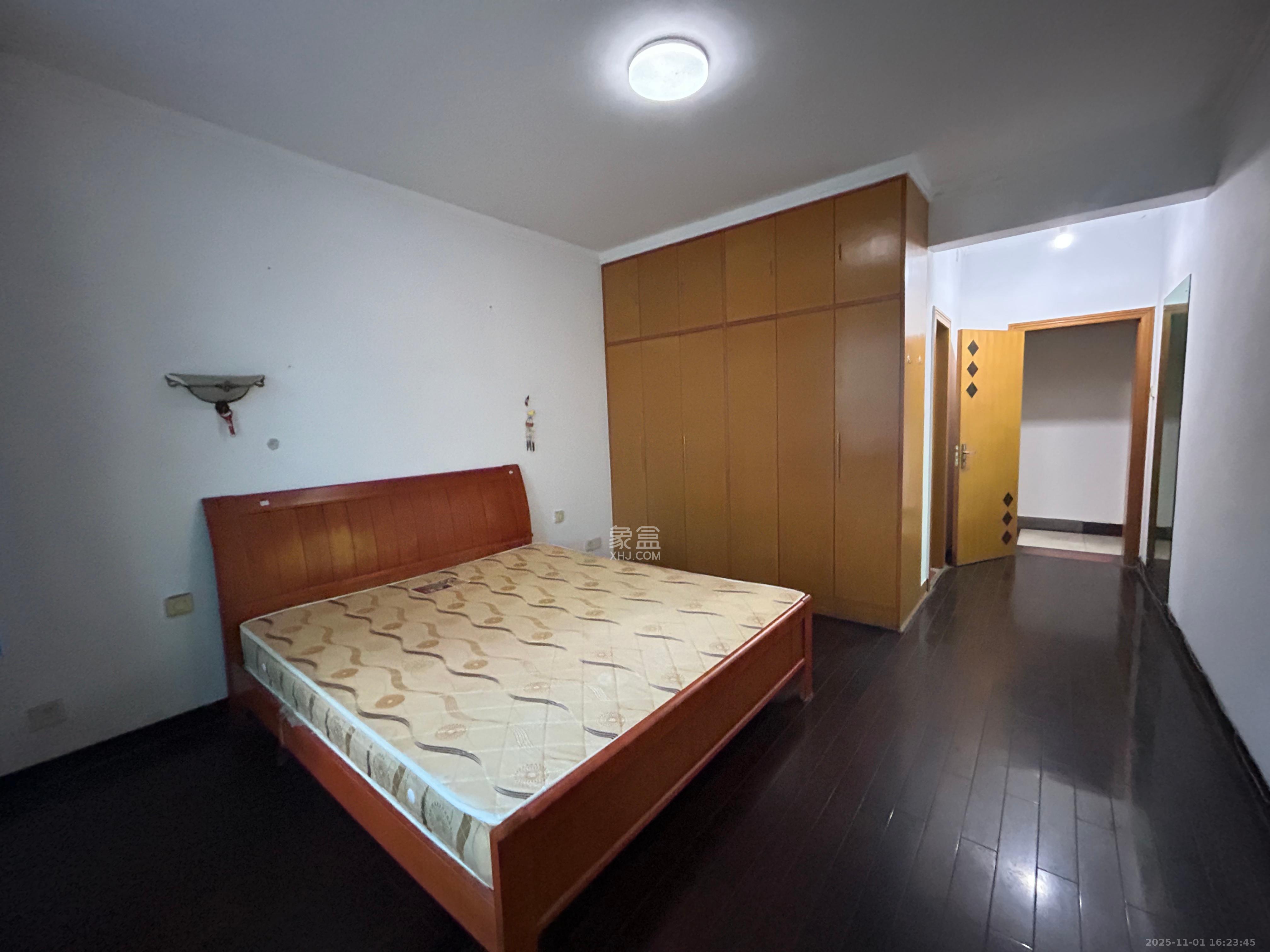 创远花园  4室2厅2卫    3600.0元/月室内图