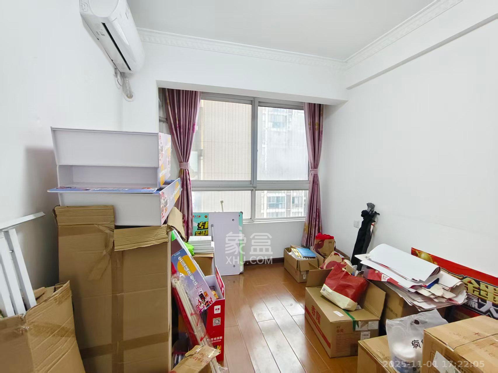 银港水晶城  3室2厅1卫    2600.0元/月 银港水晶城  3室2厅1卫    2600.0元/月室内图