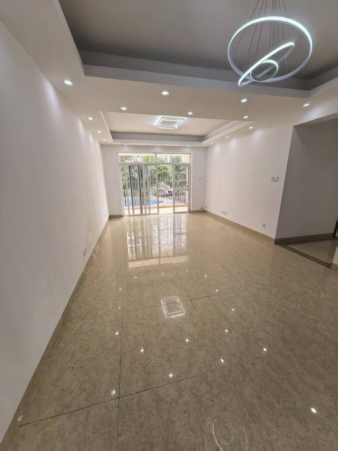 宝泰温泉花园 3室2厅1卫 119.0万 宝泰温泉花园 3室2厅1卫 119.0万室内图