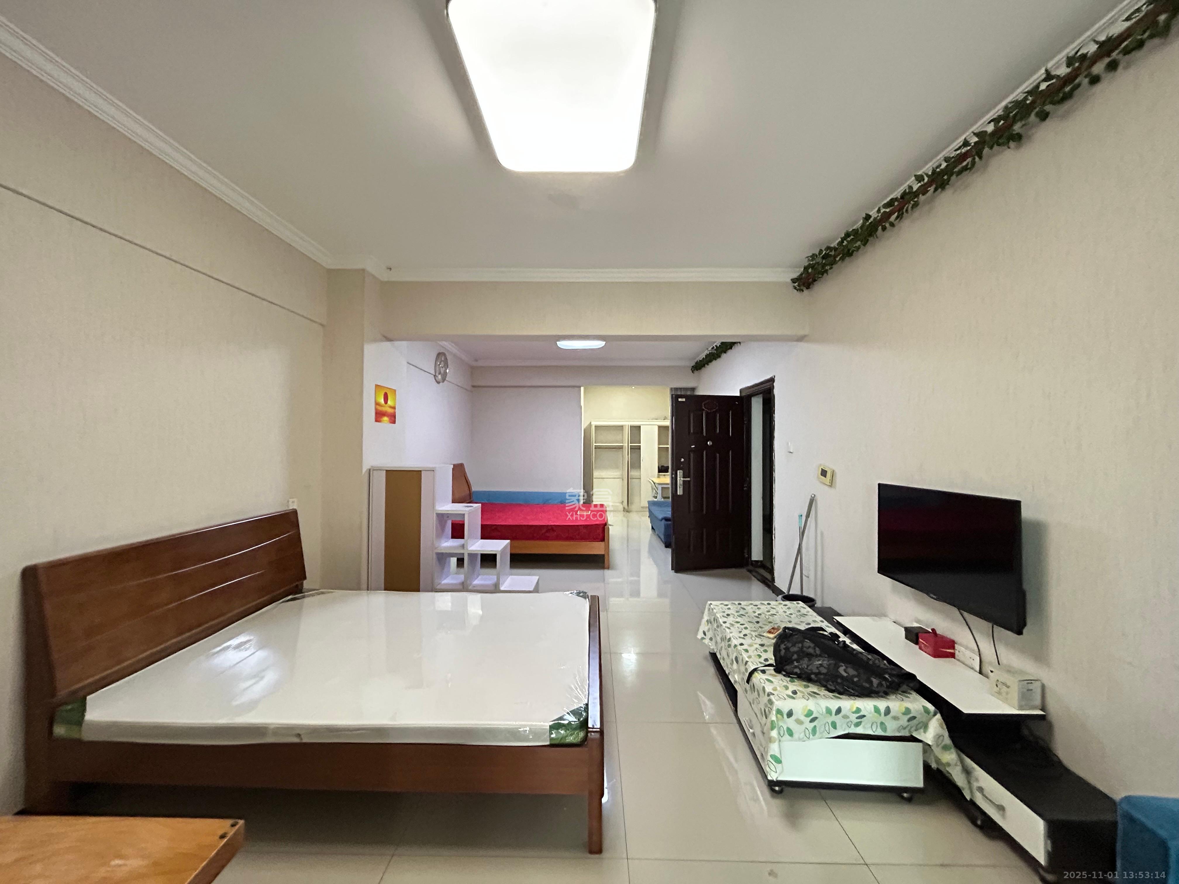 山水湾  1室1厅1卫    1300.0元/月