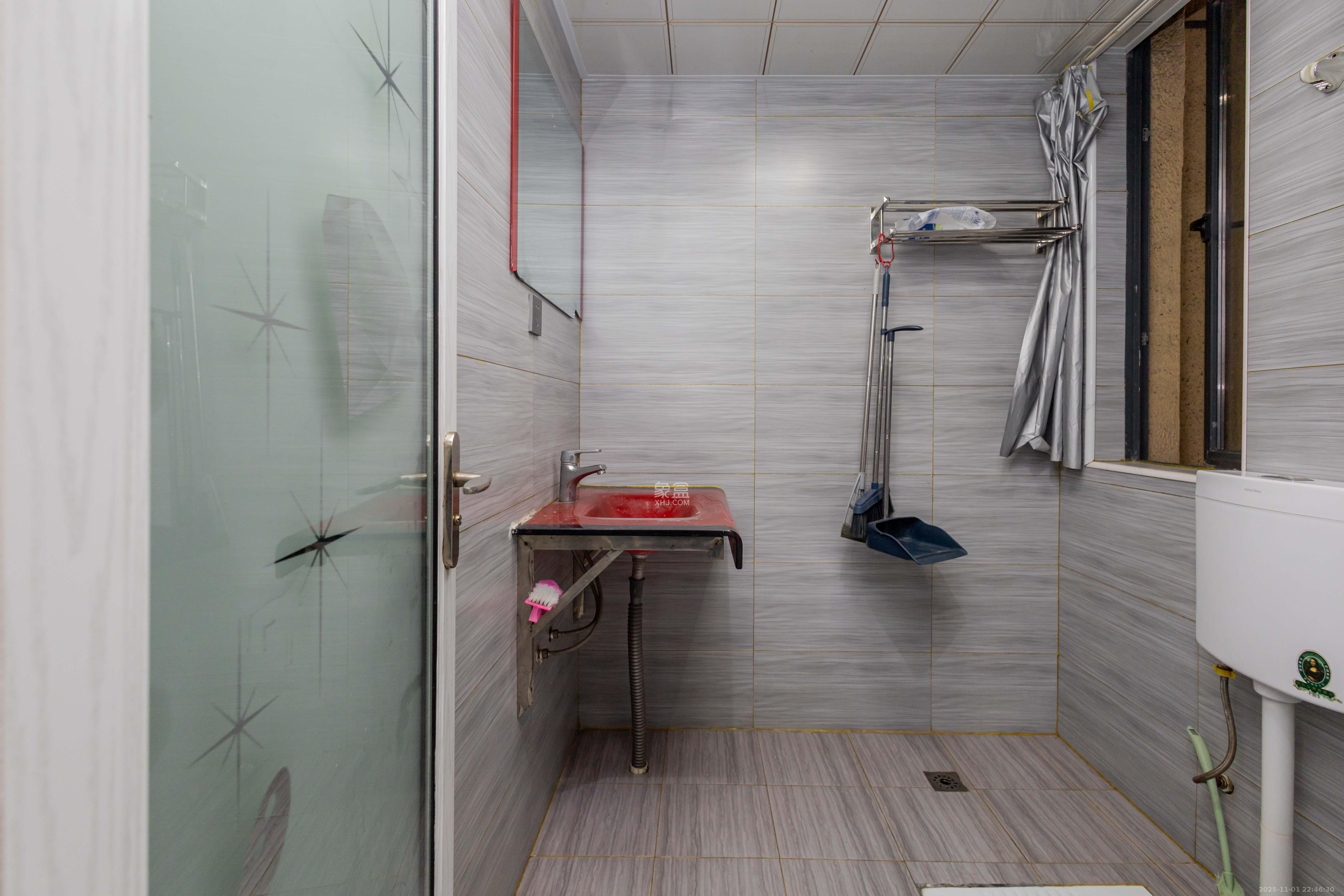 爵世名邸东湖(东湖壹号企业总部基地) 3室2厅1卫 78.0万 爵世名邸东湖(东湖壹号企业总部基地) 3室2厅1卫 78.0万卫生间