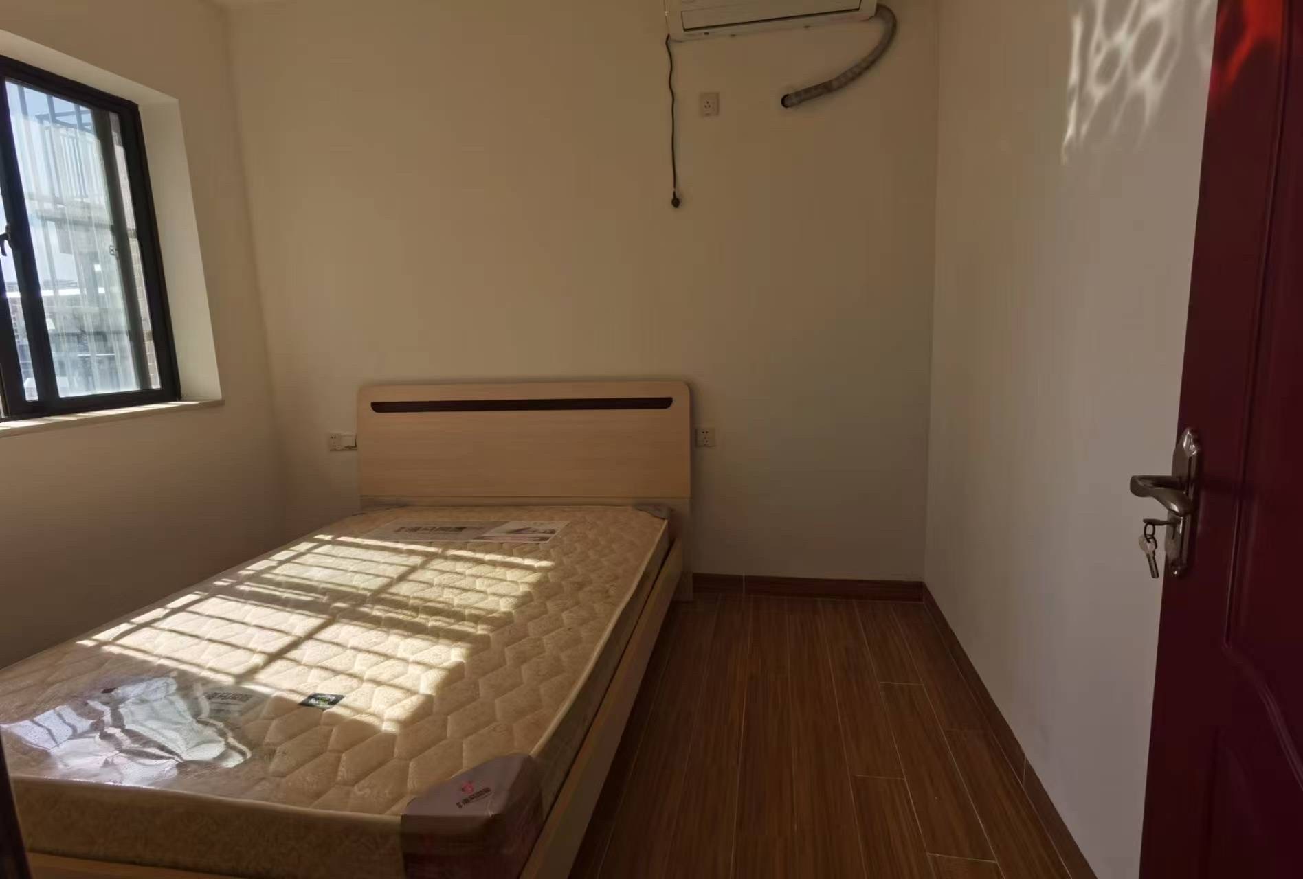 五源河公寓A区  3室2厅2卫    220.0万客厅