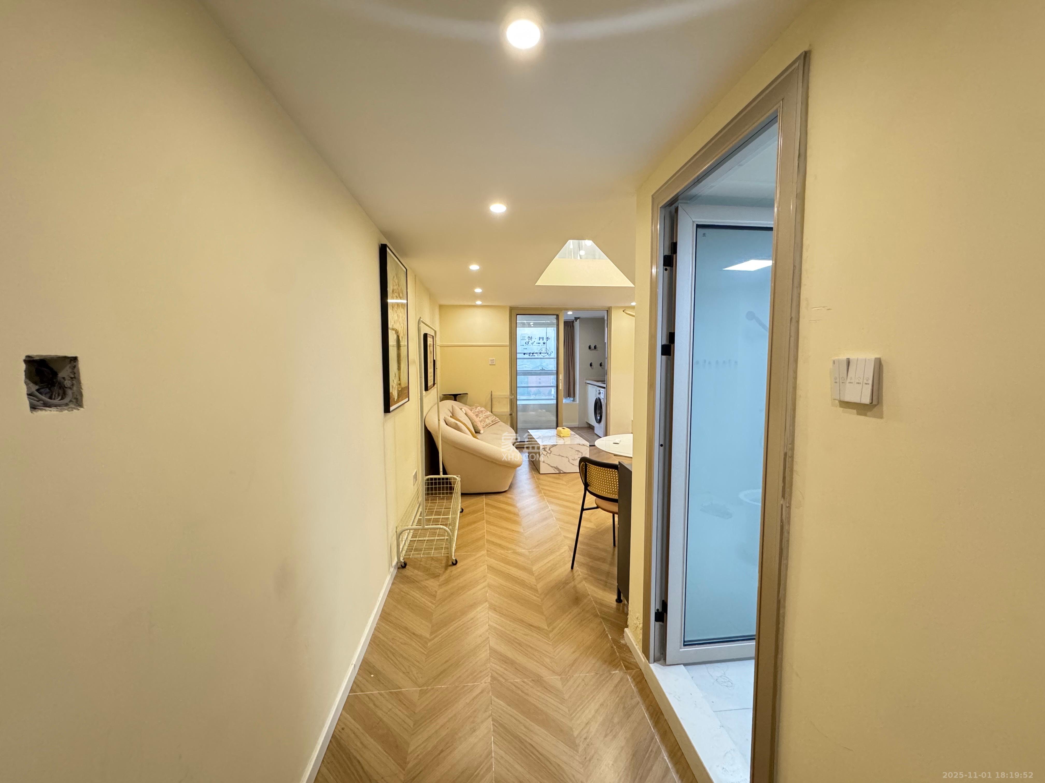 复地滨江金融中心 1室1厅1卫 2300.0元/月 复地滨江金融中心 1室1厅1卫 2300.0元/月室内图