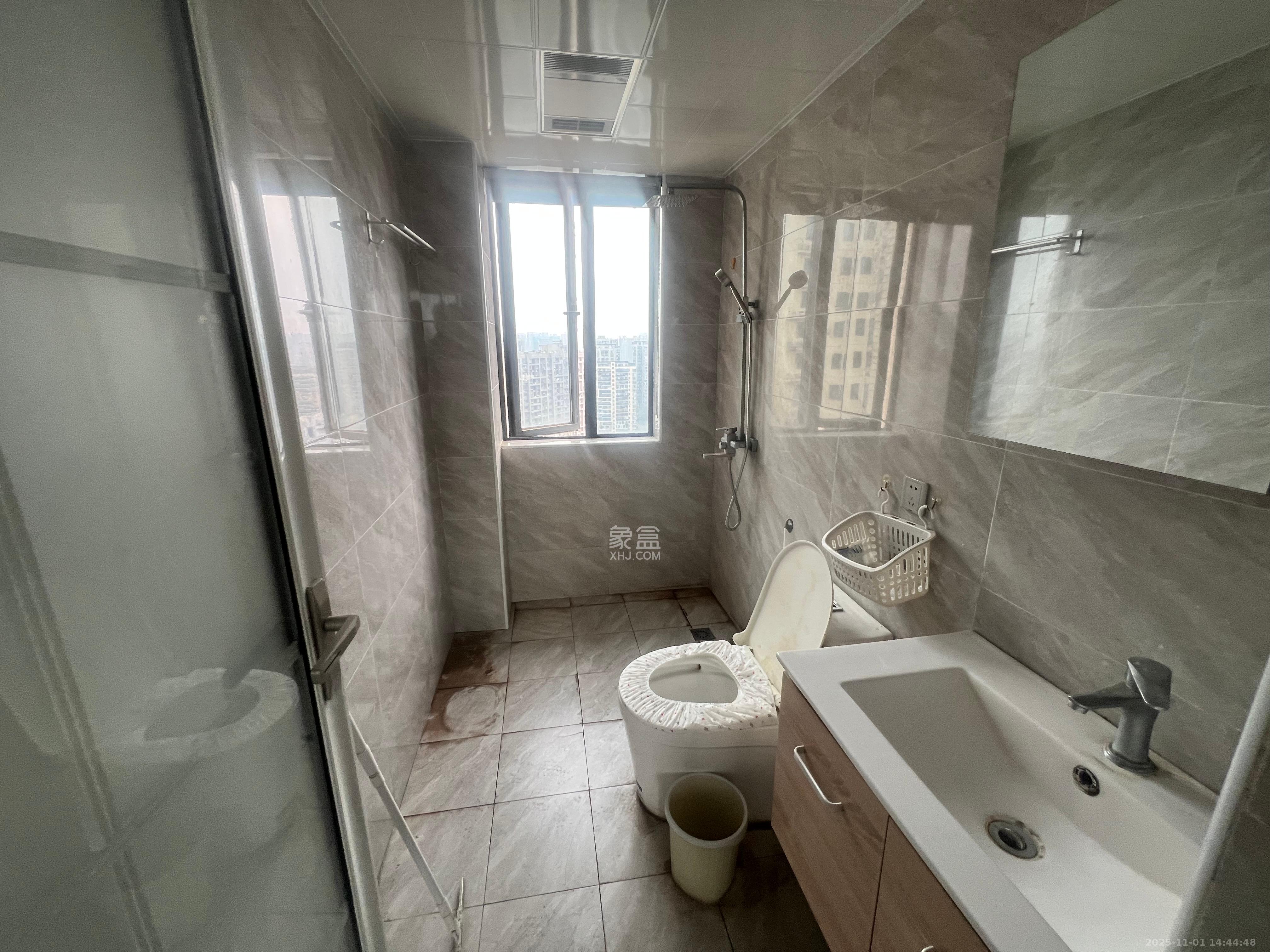 丽水熙园 3室2厅2卫 2600.0元/月 丽水熙园 3室2厅2卫 2600.0元/月室内图