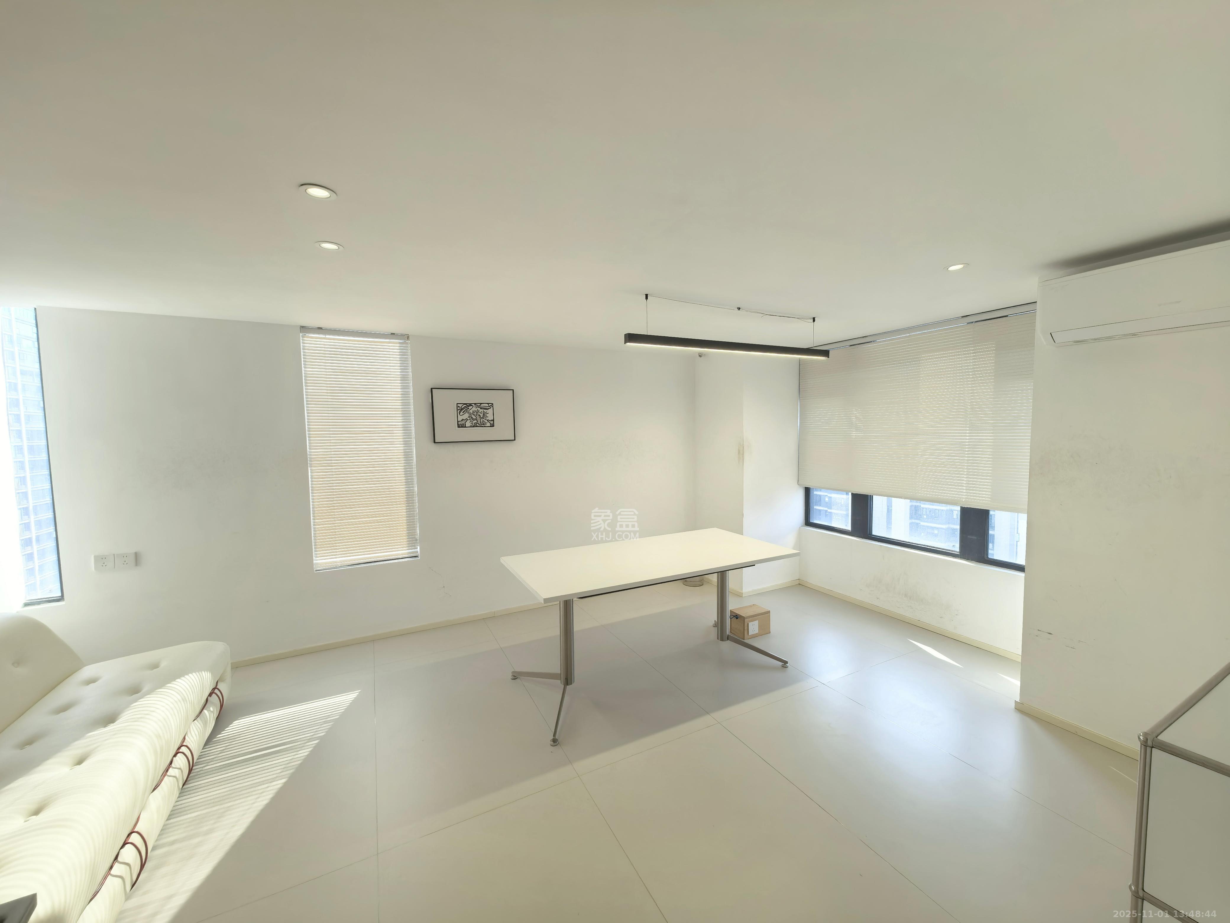 中海阅溪府  2室1厅1卫    1600.0元/月 中海阅溪府  2室1厅1卫    1600.0元/月室内图