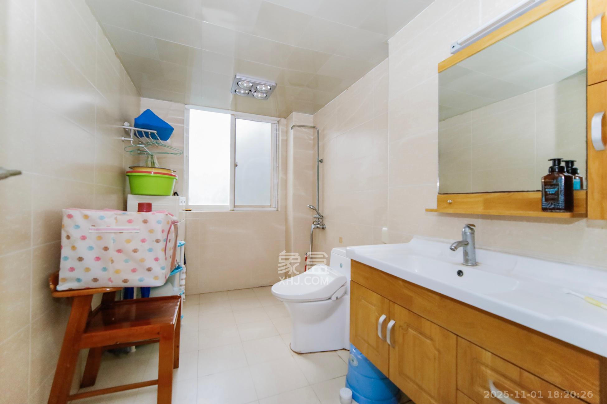 中建桂苑  3室2厅1卫    78.0万卫生间