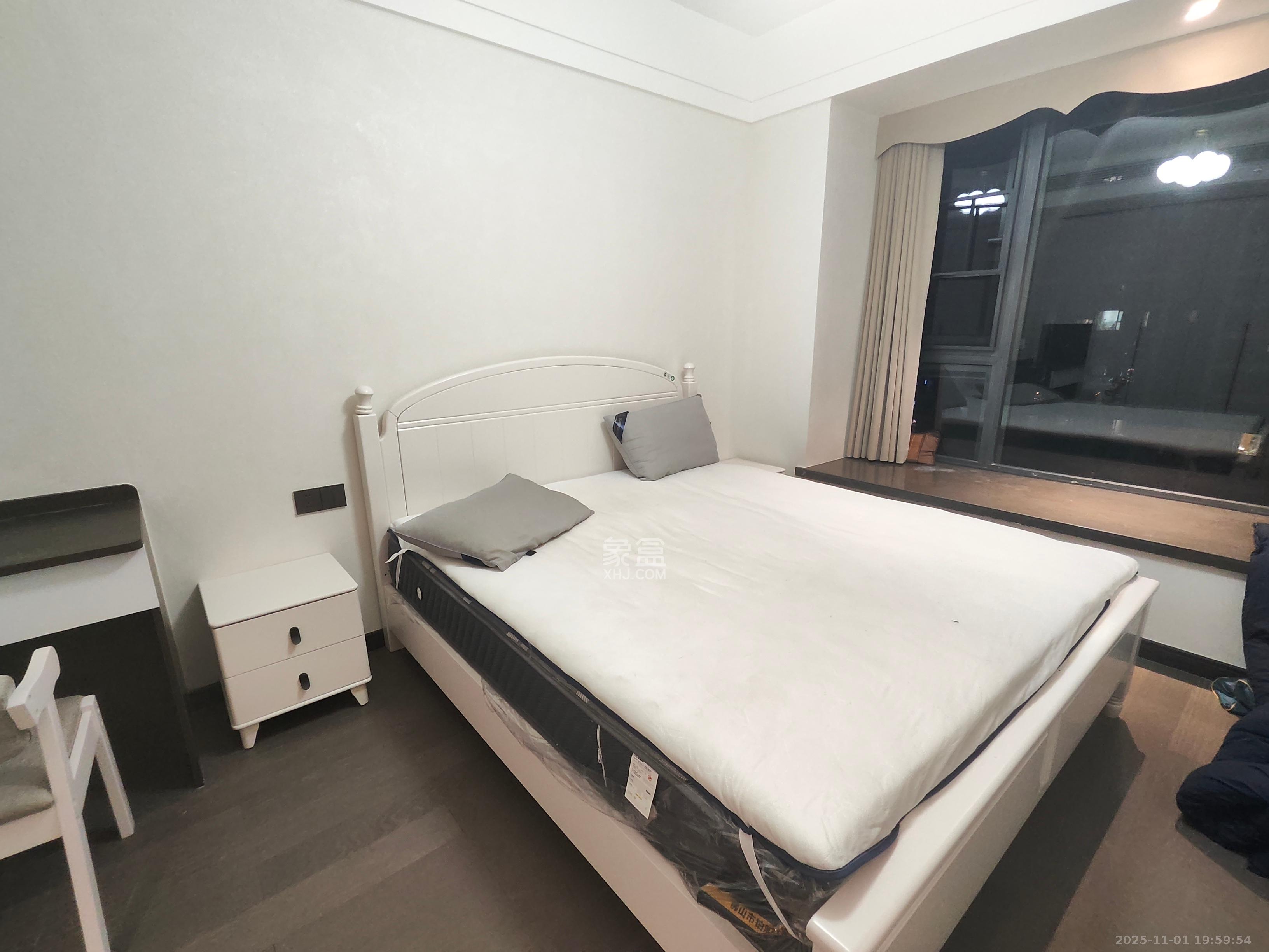 绿地麓云国际一期 3室2厅2卫 3500.0元/月 绿地麓云国际一期 3室2厅2卫 3500.0元/月室内图