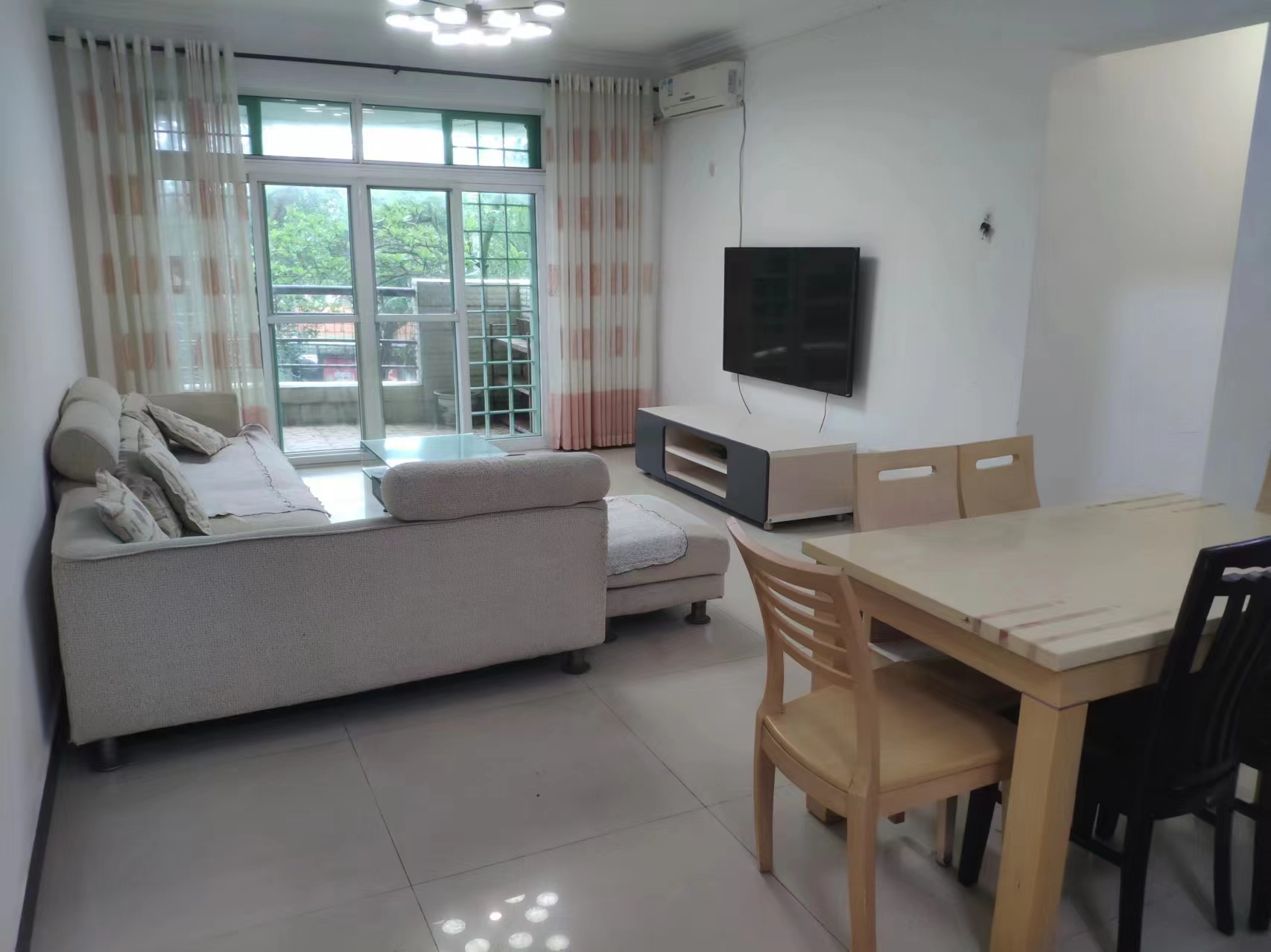 滨海明珠  3室2厅1卫    2700.0元/月 滨海明珠  3室2厅1卫    2700.0元/月室内图