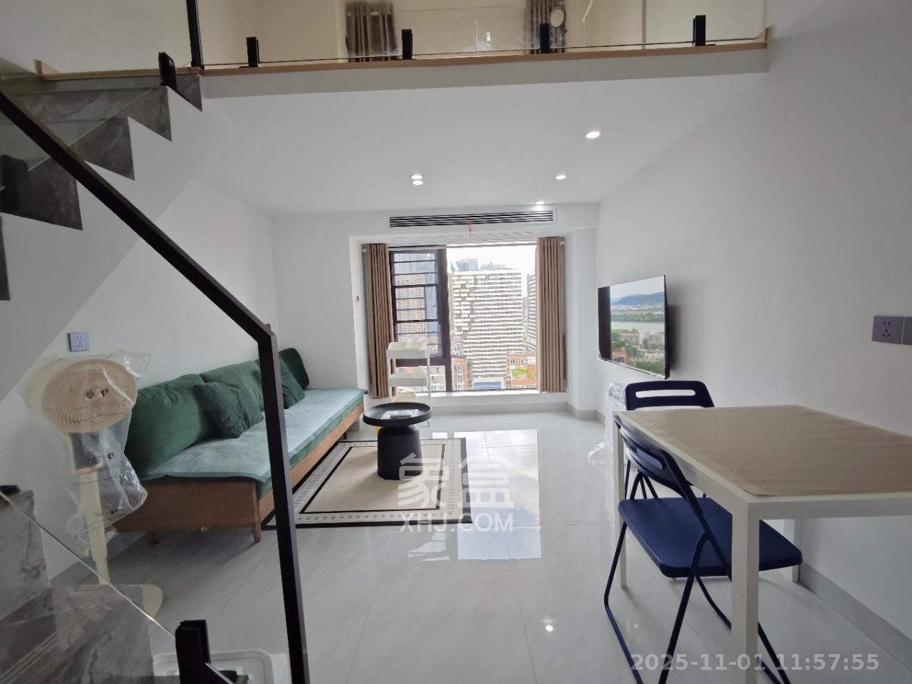 卓越江岸  2室1厅1卫    2500.0元/月室内图