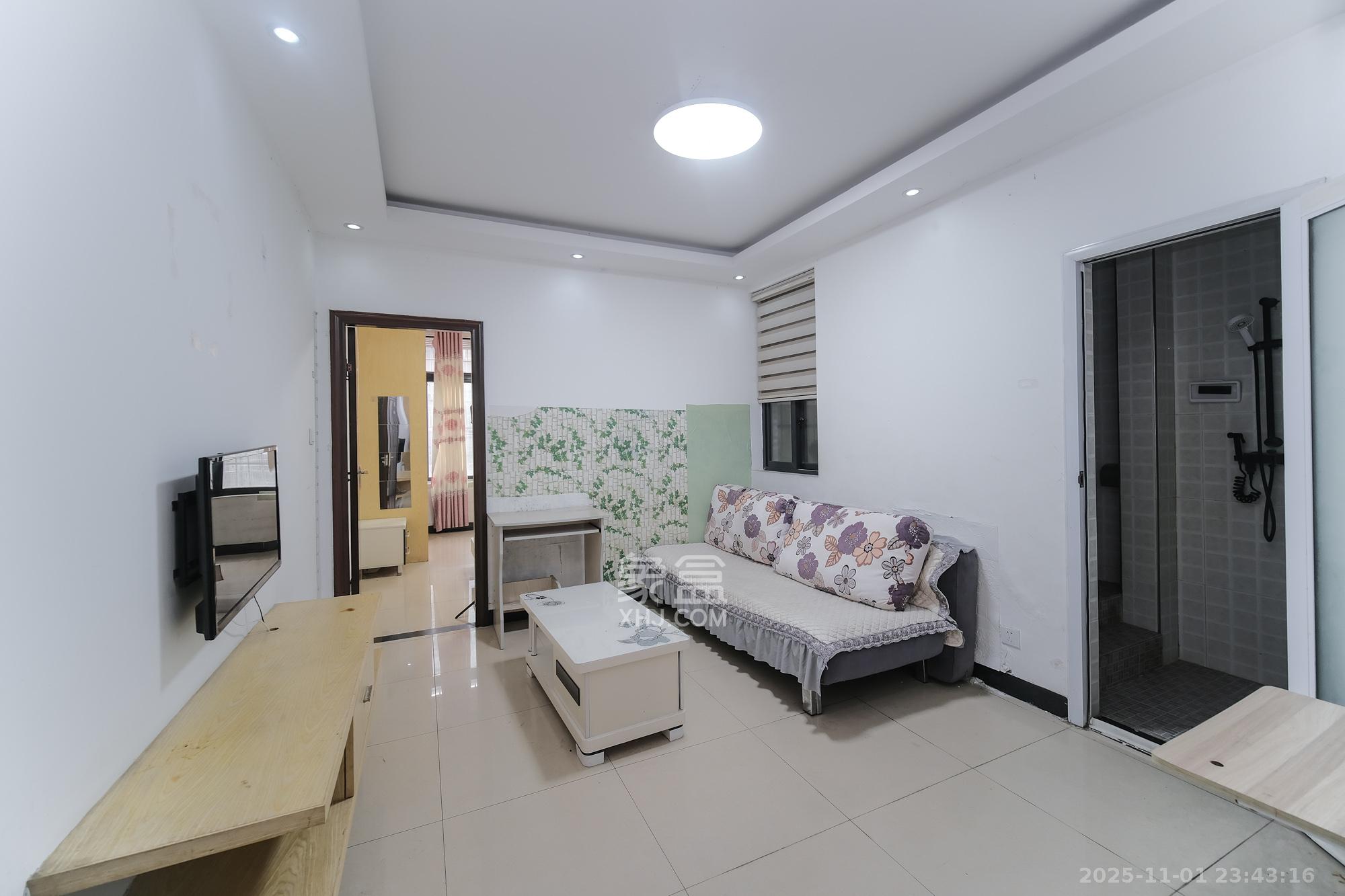 红树湾 1室1厅1卫 23.0万 红树湾 1室1厅1卫 23.0万客厅