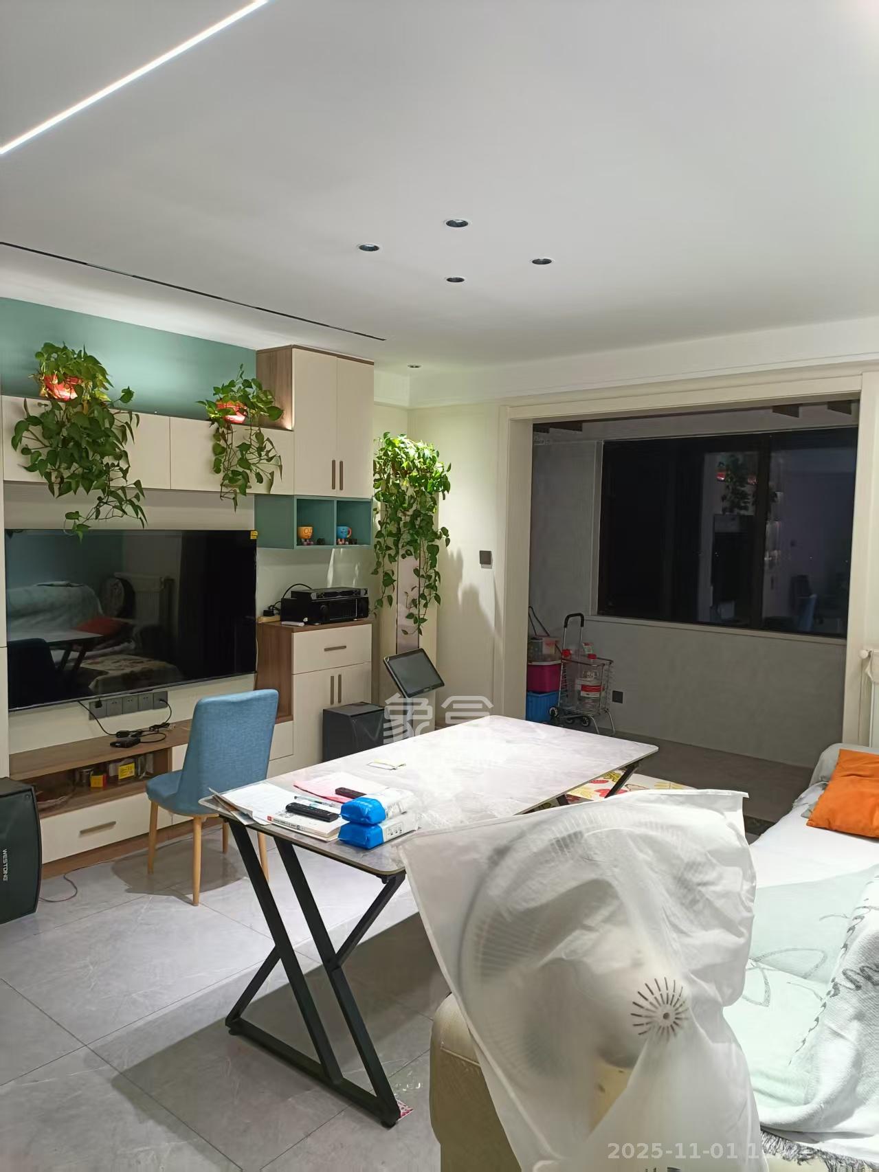 中国铁建梅溪青秀二期  3室1厅2卫    3600.0元/月