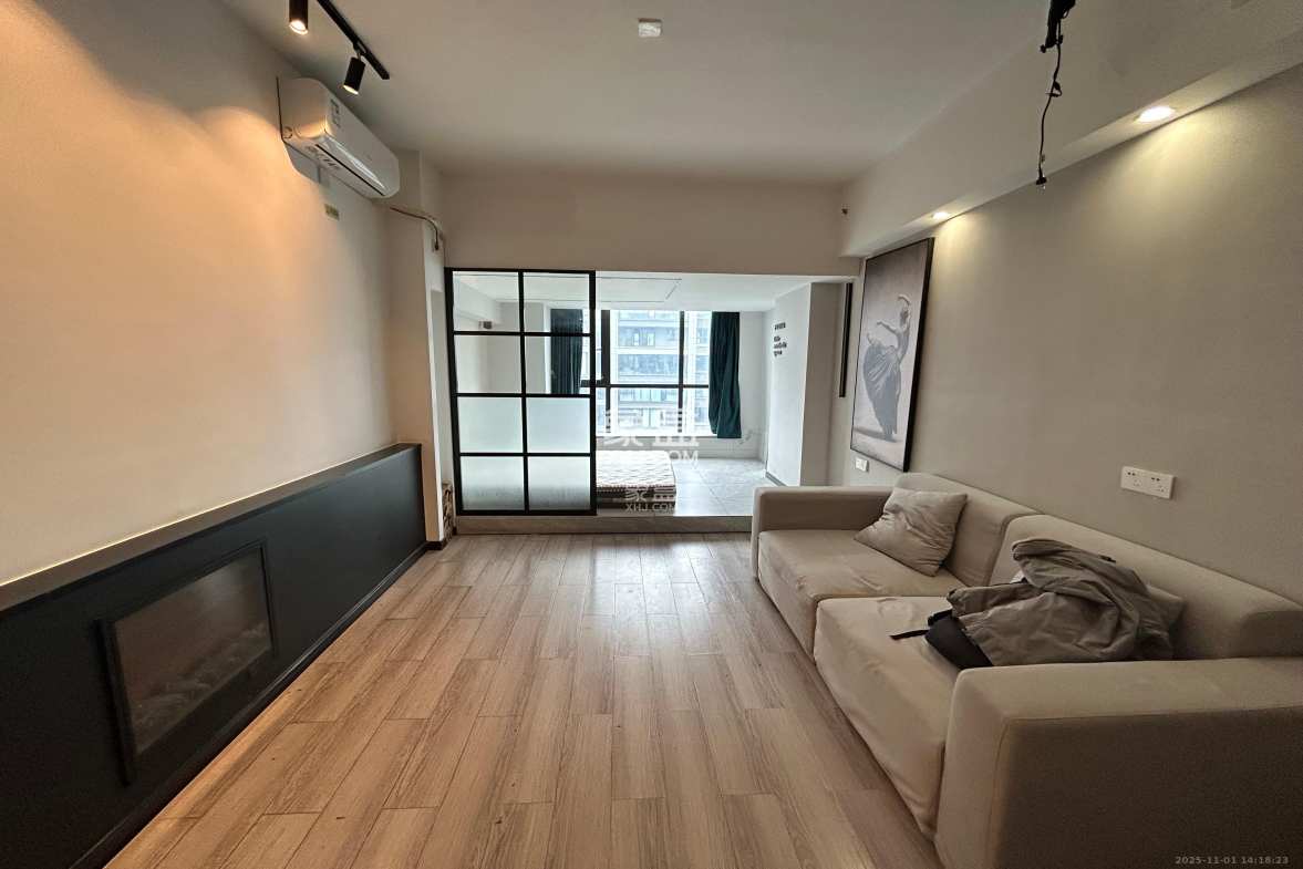 梅溪国际公寓(步步高新天地) 1室1厅1卫 1300.0元/月 梅溪国际公寓(步步高新天地) 1室1厅1卫 1300.0元/月室内图