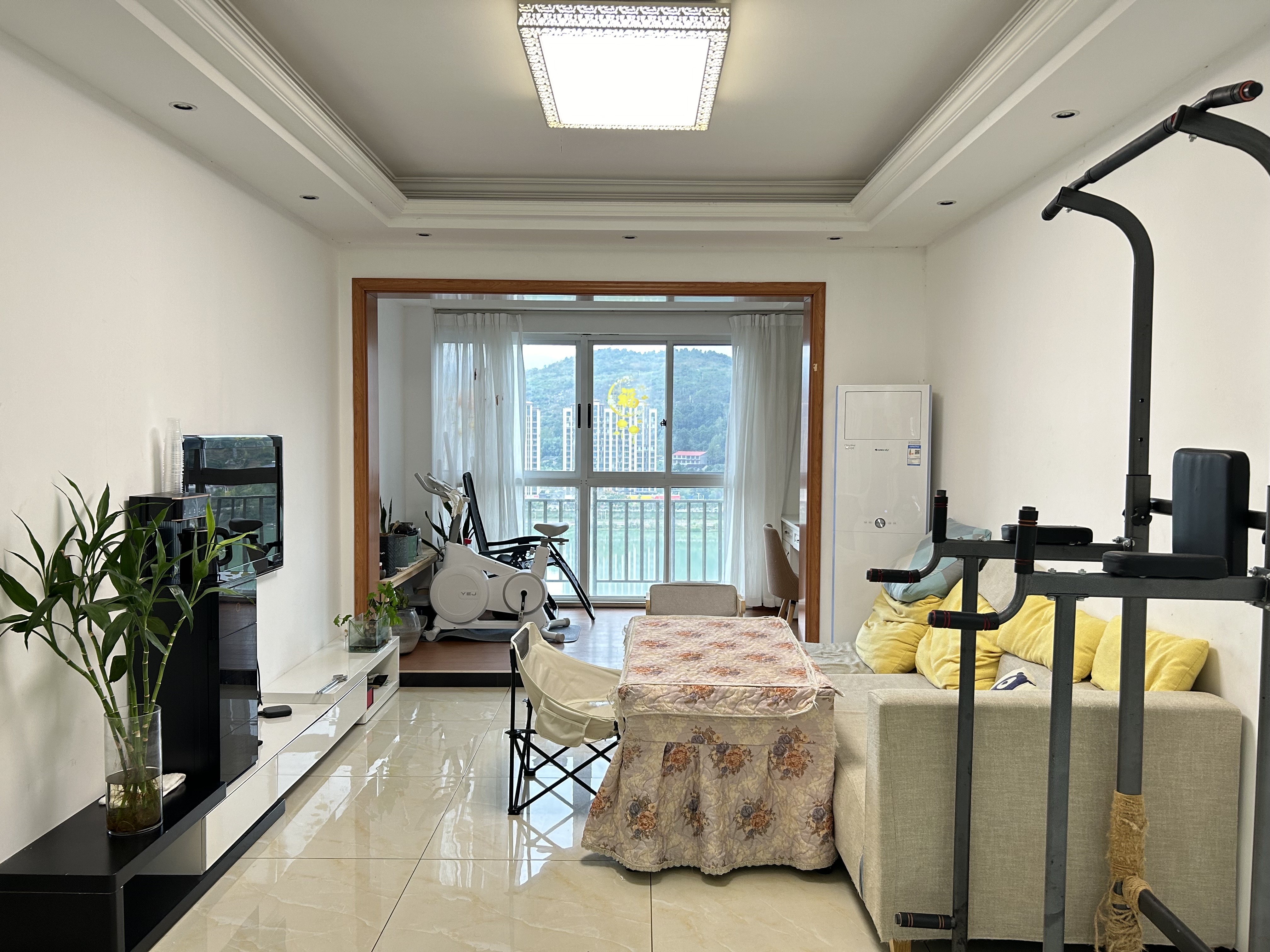 中天鹭鸶湾一期  1室0厅0卫    2000.0元/月