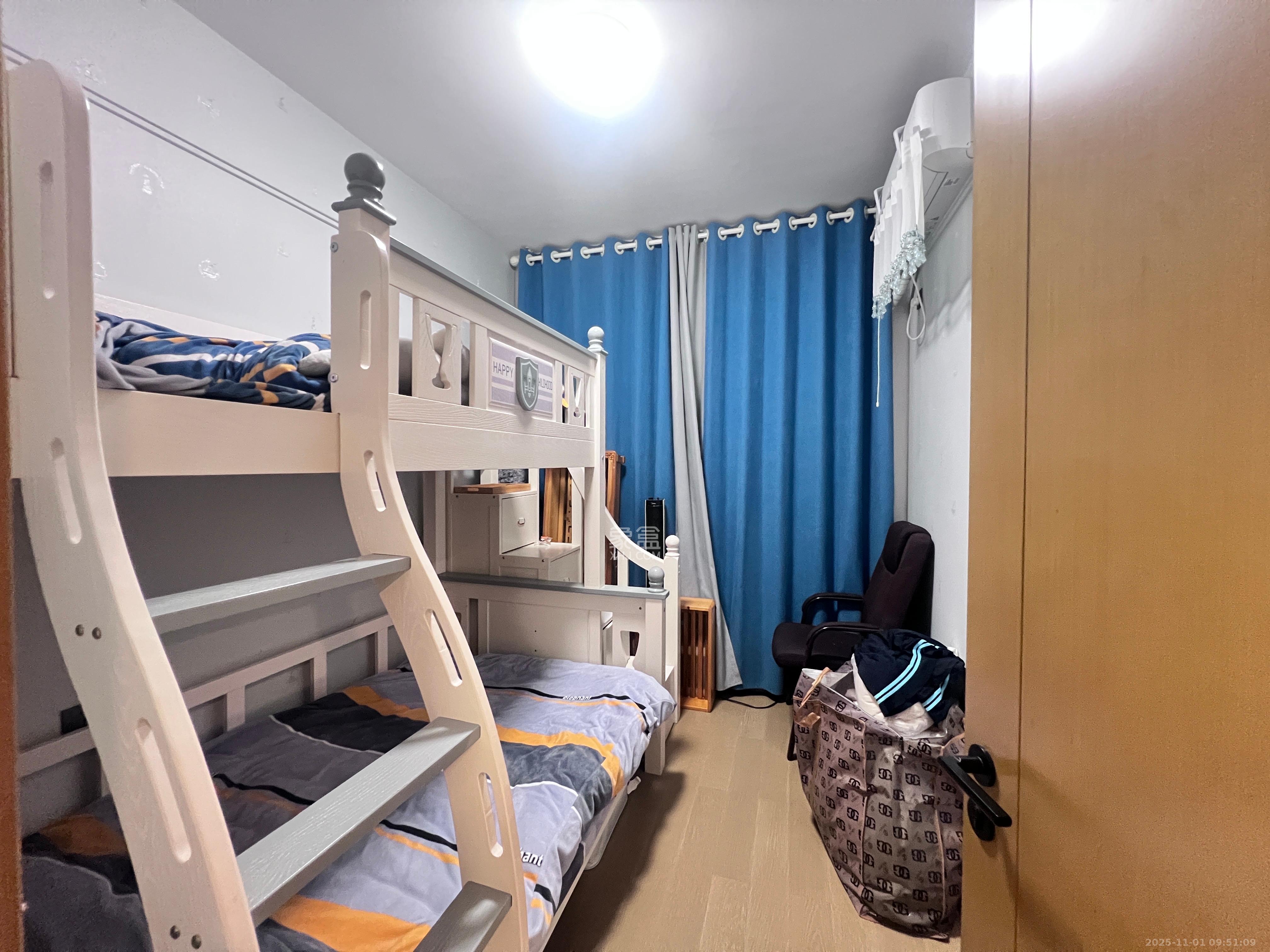 长房雍景湾  4室2厅2卫    3900.0元/月室内图