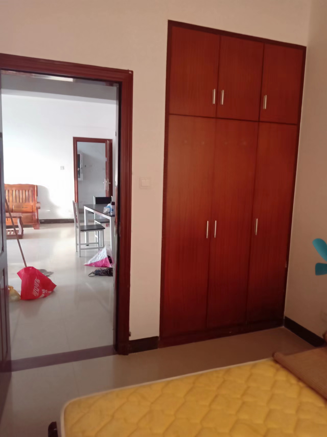 金湾花园  2室1厅1卫    91.0万 金湾花园  2室1厅1卫    91.0万室内图