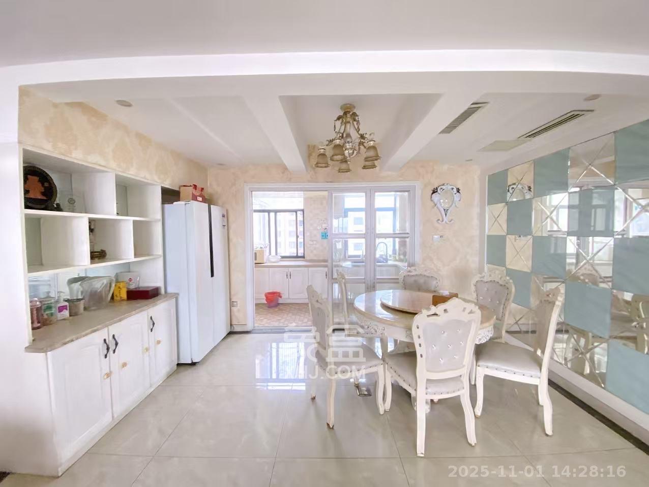 长房时代城  4室2厅2卫    4800.0元/月室内图