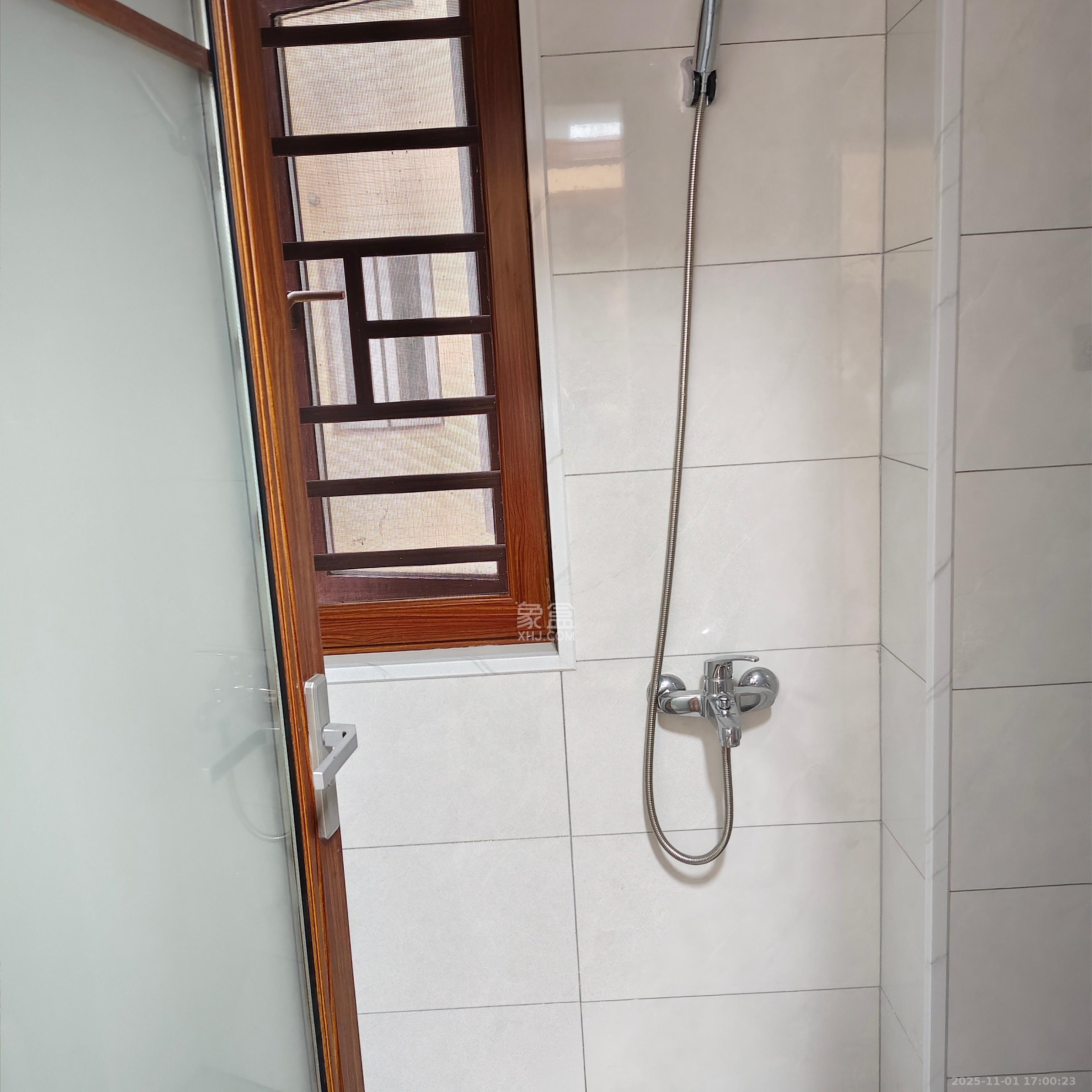 钱隆世家  3室2厅2卫    2600.0元/月室内图