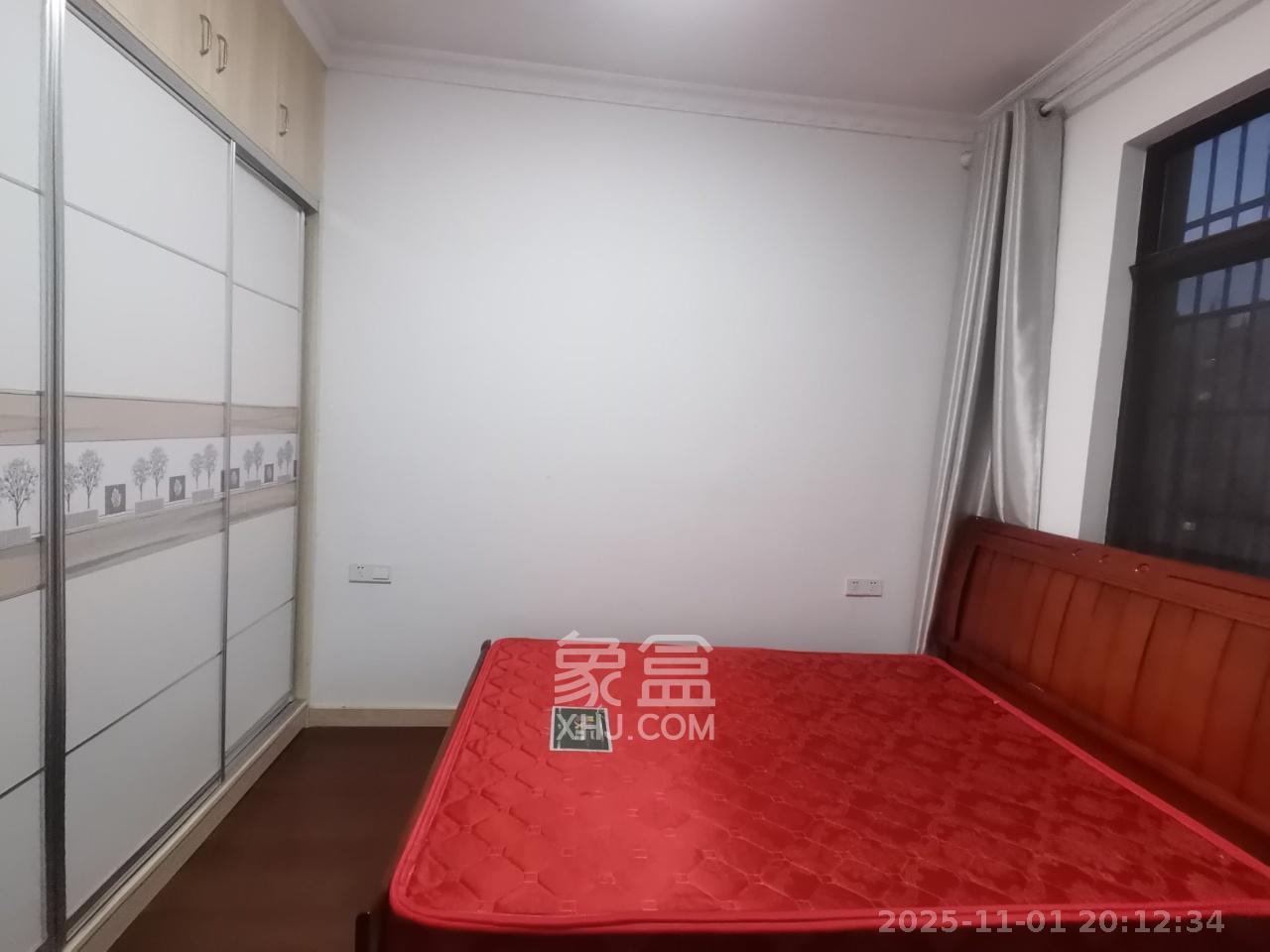 三景华御  2室2厅1卫    1500.0元/月 三景华御  2室2厅1卫    1500.0元/月室内图