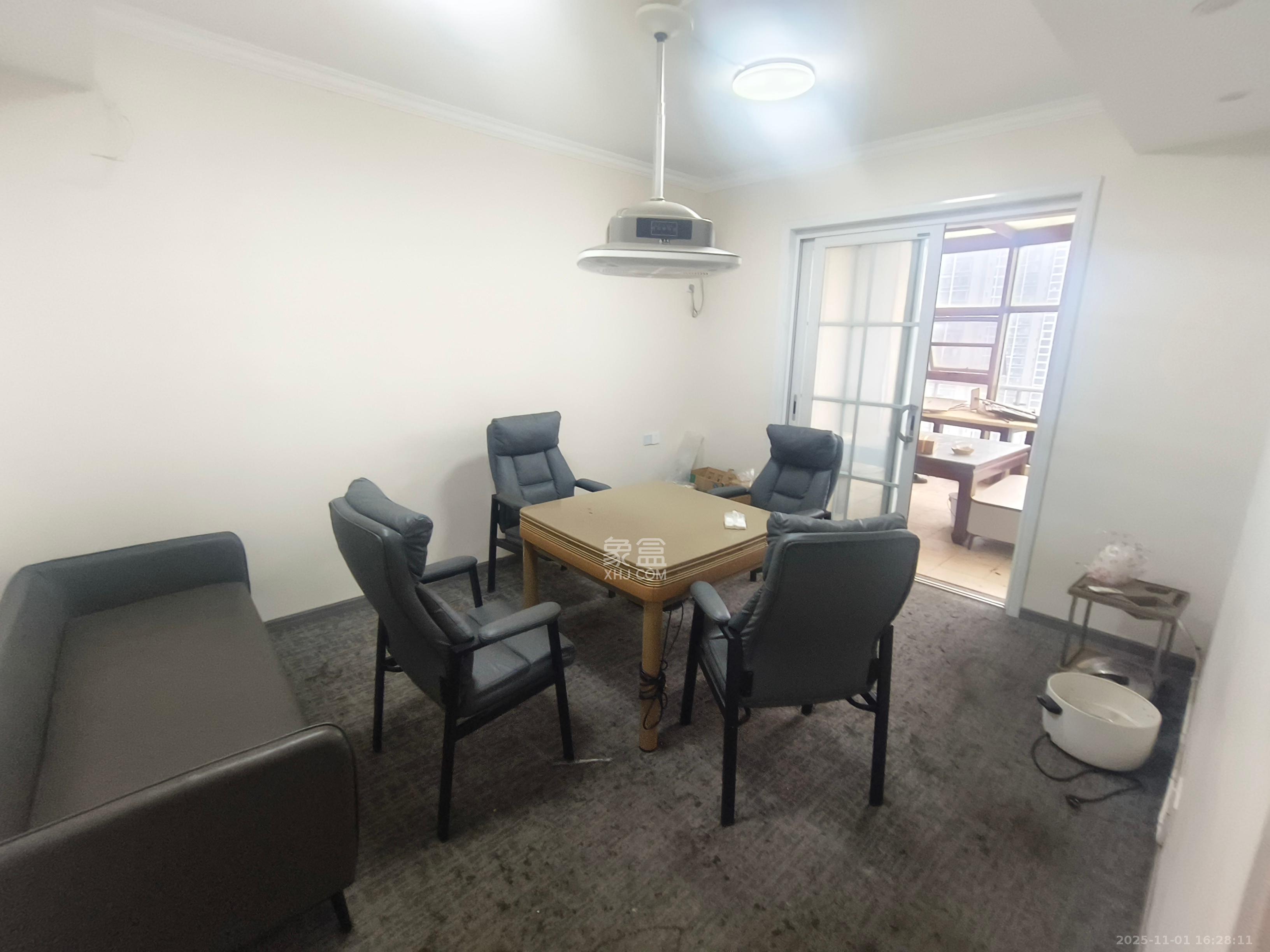 湘江世纪城富湾国际 4室2厅2卫 10000.0元/月 湘江世纪城富湾国际 4室2厅2卫 10000.0元/月室内图