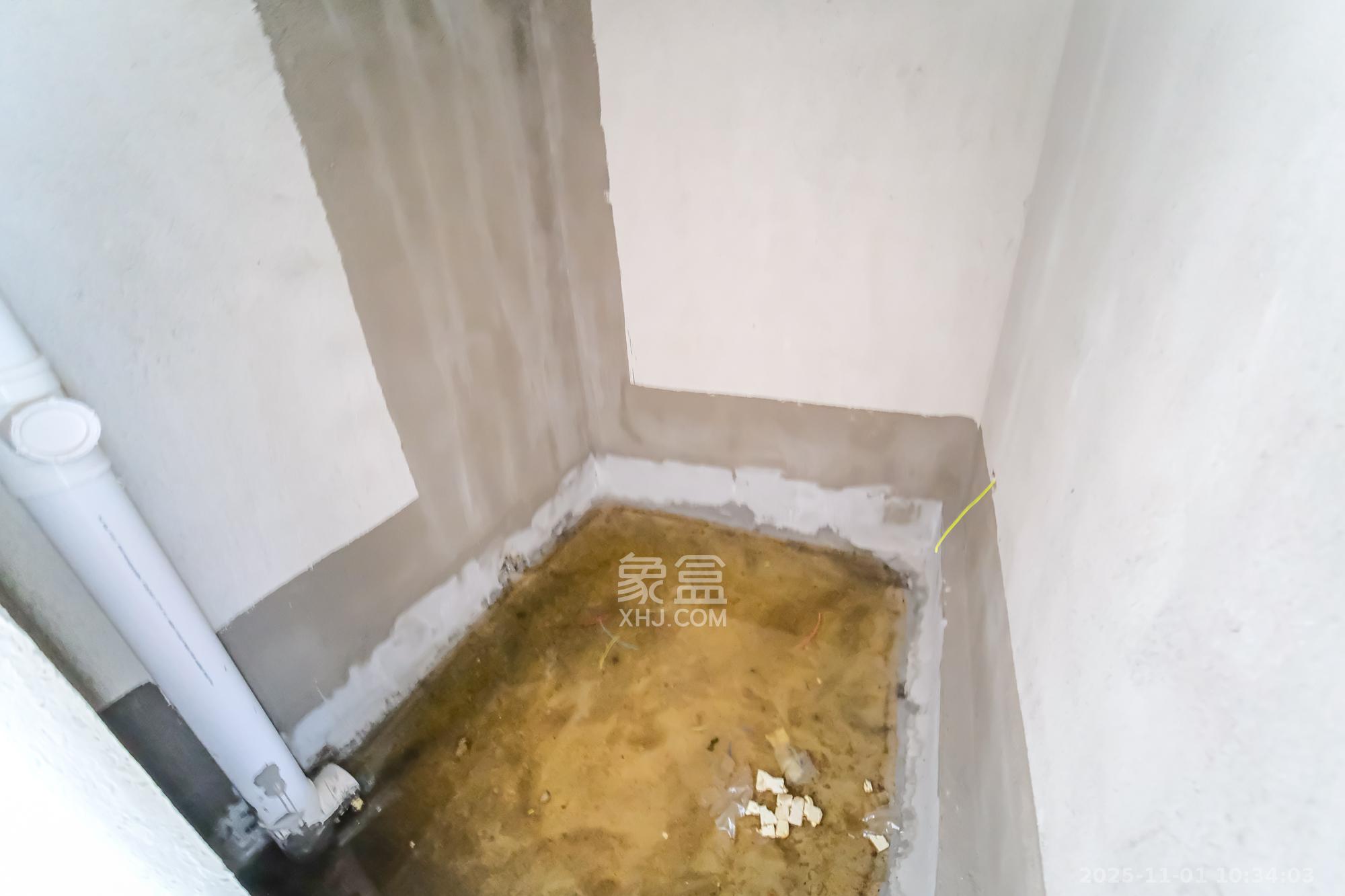 荣盛城  3室2厅2卫    75.0万卫生间