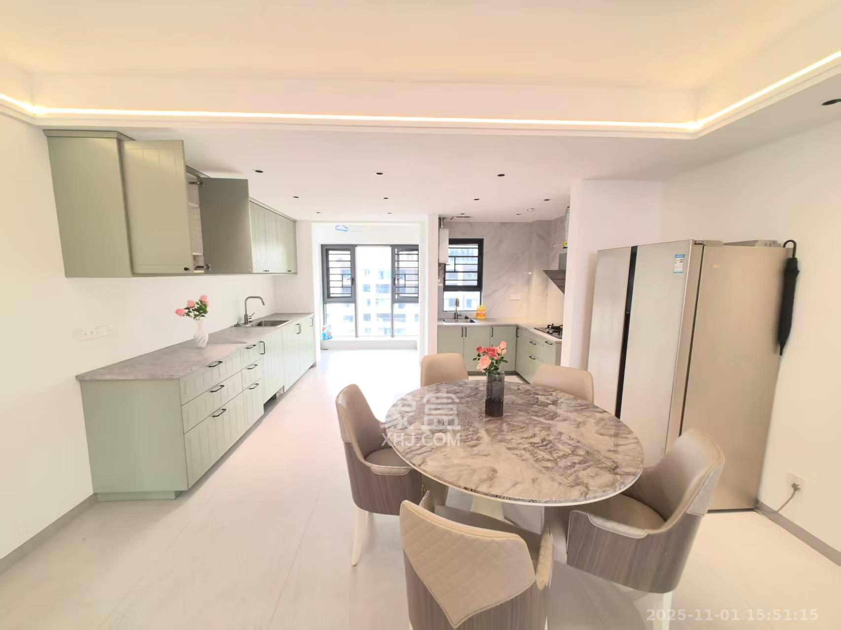 荣盛城  3室2厅2卫    3200.0元/月 荣盛城  3室2厅2卫    3200.0元/月室内图