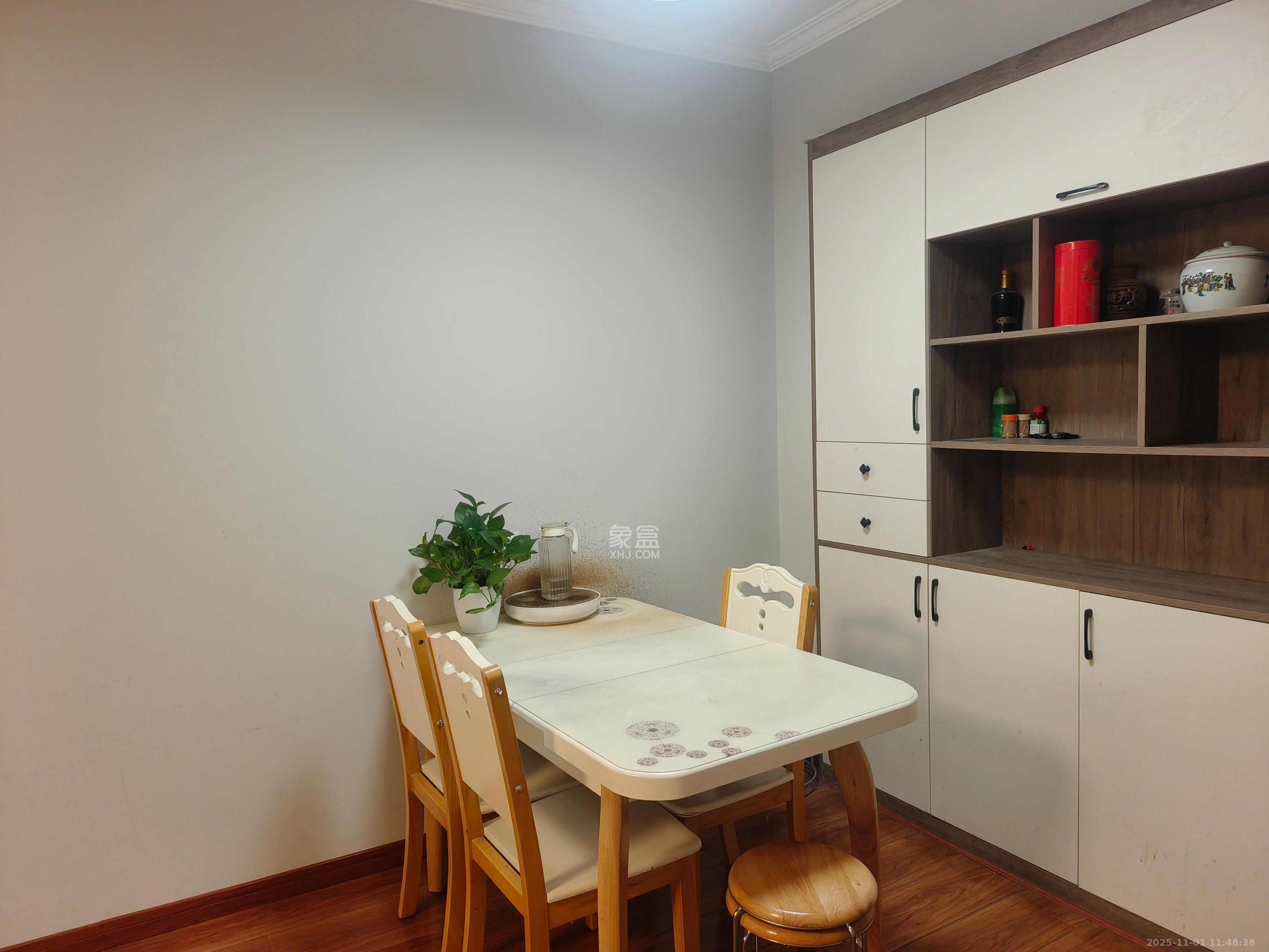 卓越蔚蓝海岸三期 2室2厅1卫 1800.0元/月 卓越蔚蓝海岸三期 2室2厅1卫 1800.0元/月室内图