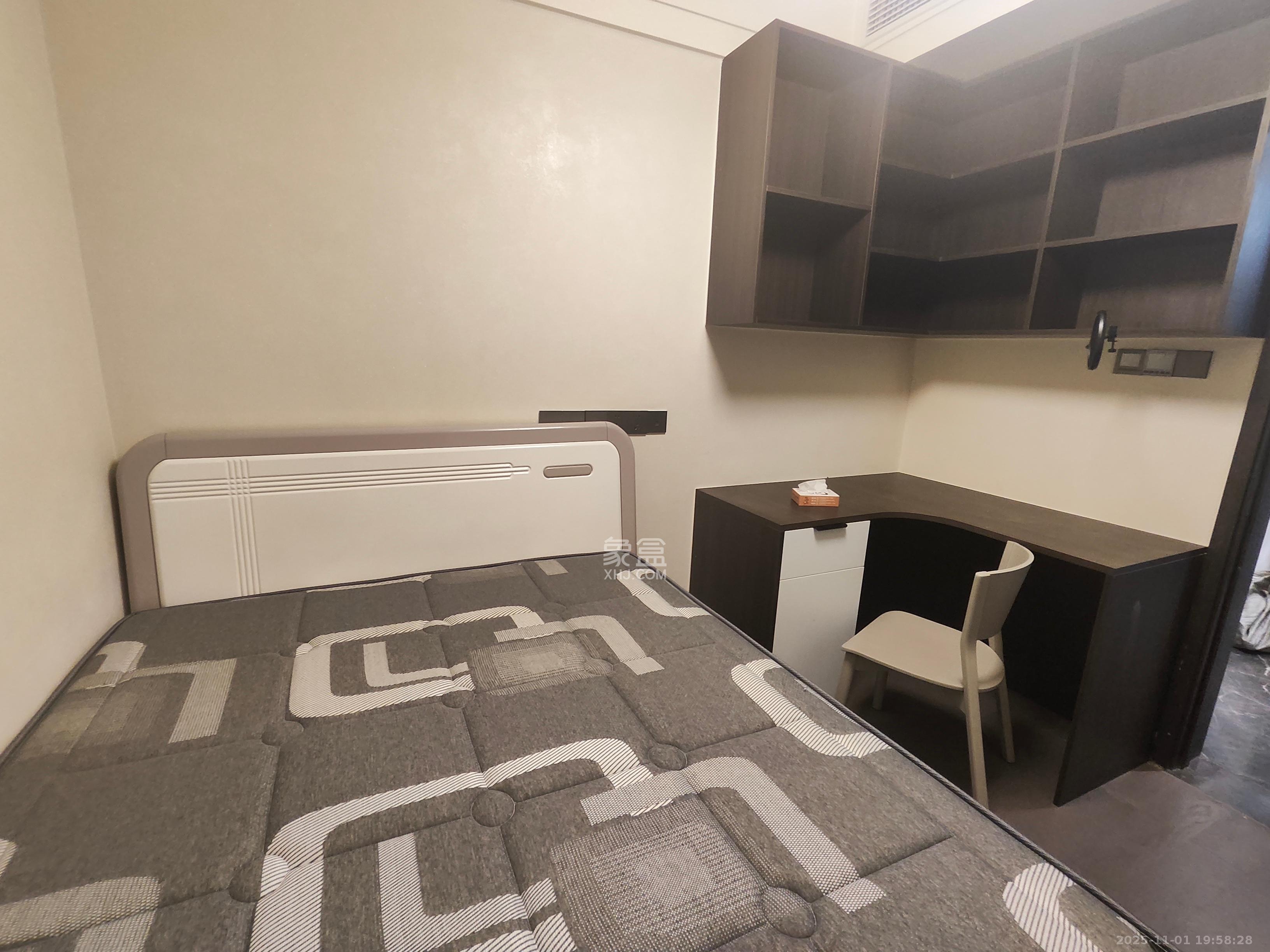 绿地麓云国际一期  3室2厅2卫    3500.0元/月室内图