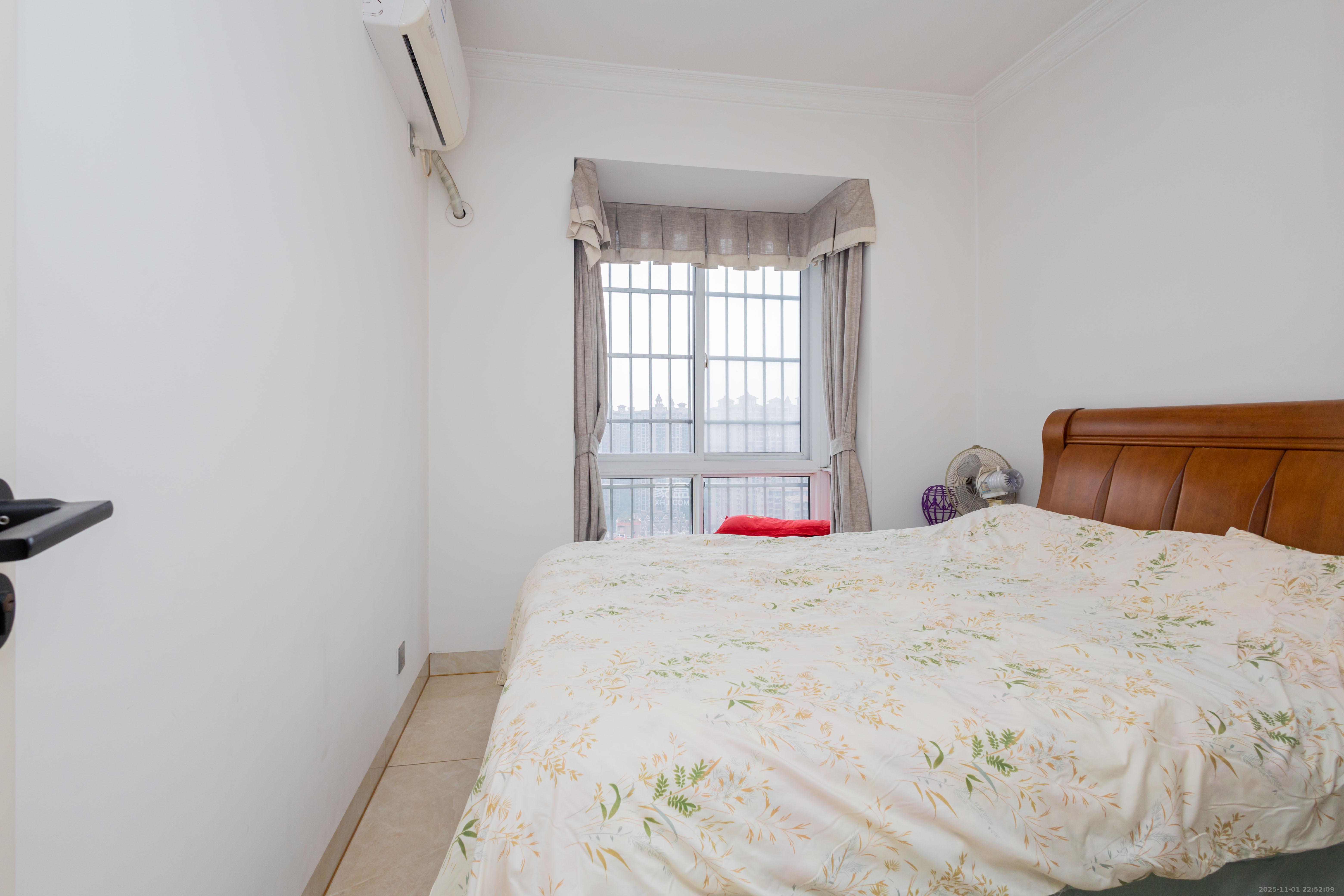 爵士湘  3室2厅2卫    82.8万卧室