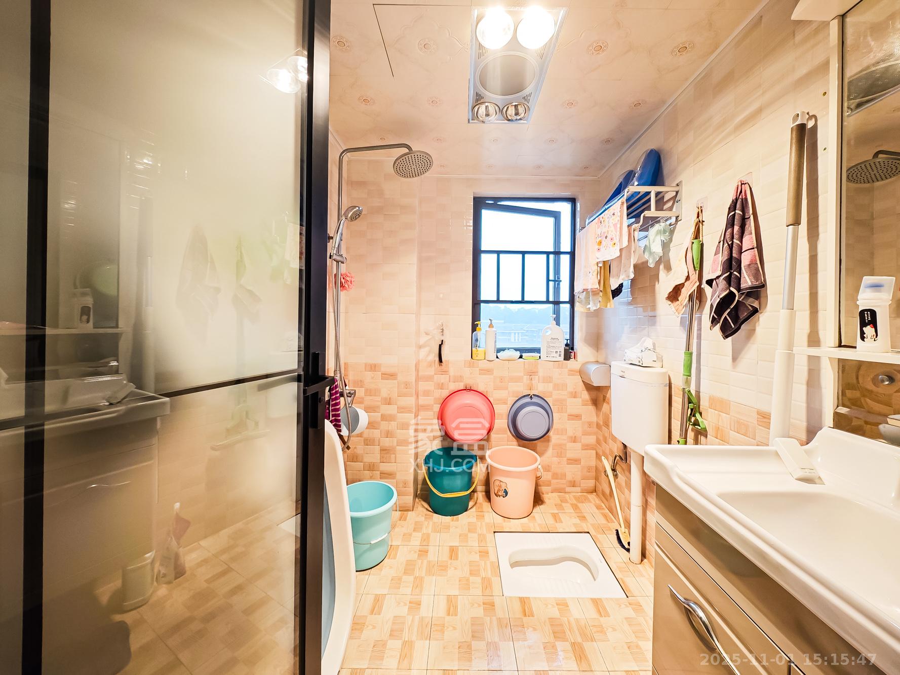 山语城三期 3室2厅2卫 98.0万 山语城三期 3室2厅2卫 98.0万卫生间