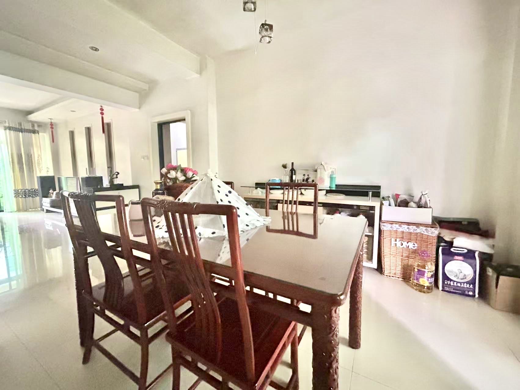 万利隆花园 3室2厅2卫 3800.0元/月 万利隆花园 3室2厅2卫 3800.0元/月室内图