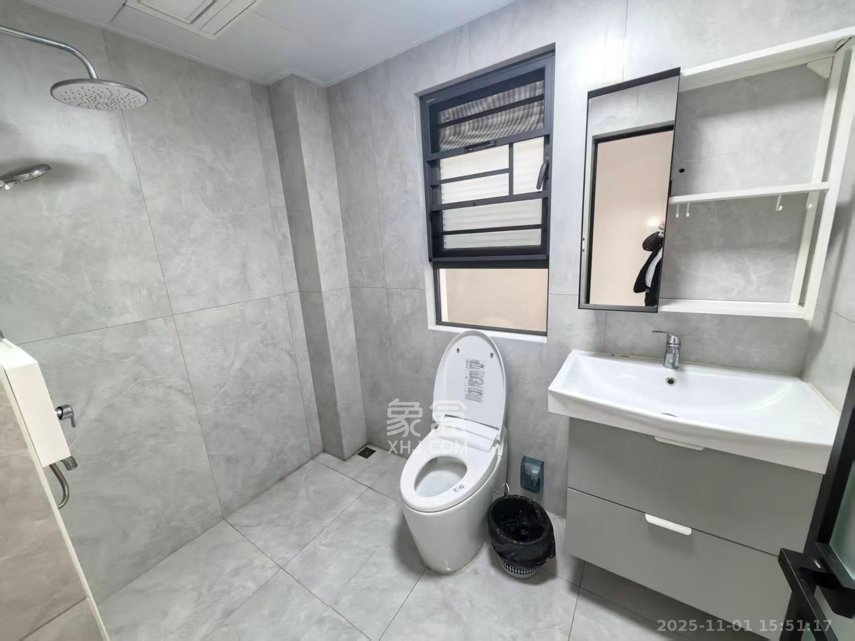 荣盛城  3室2厅2卫    3200.0元/月 荣盛城  3室2厅2卫    3200.0元/月室内图