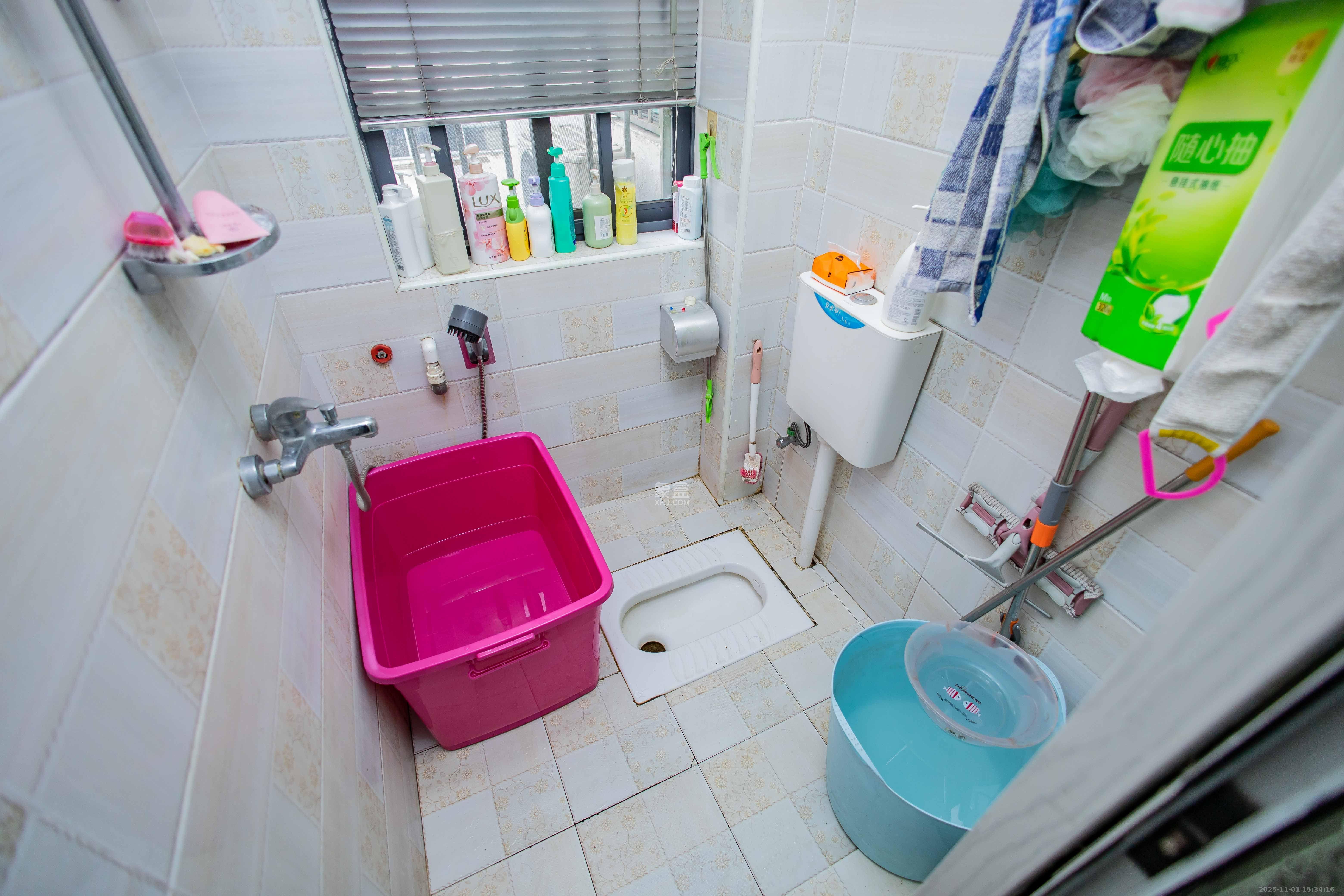 咸嘉新村嘉兴苑  1室2厅1卫    3200.0元/月室内图