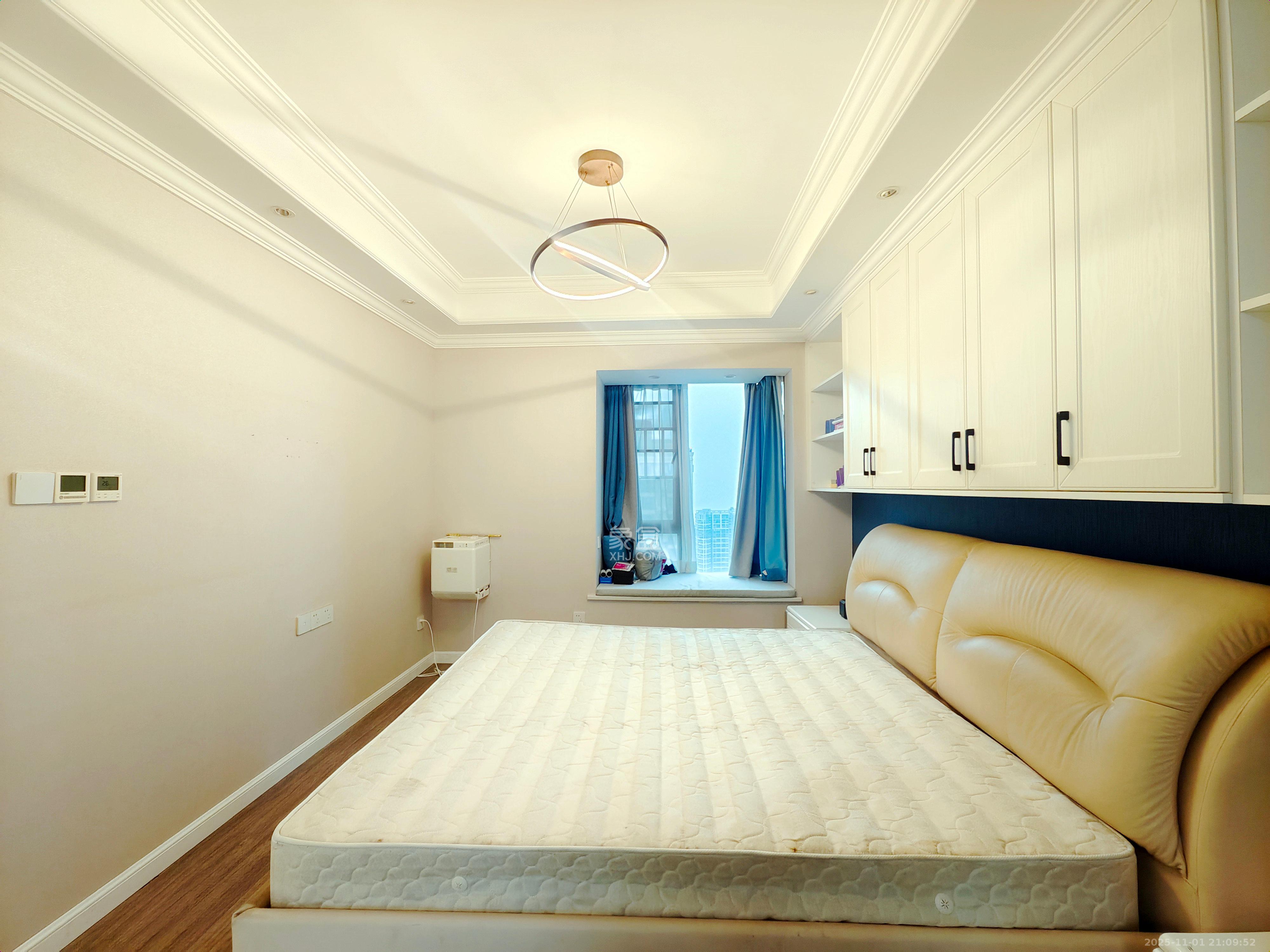 保利西海岸B区  2室2厅1卫    4000.0元/月 保利西海岸B区  2室2厅1卫    4000.0元/月室内图