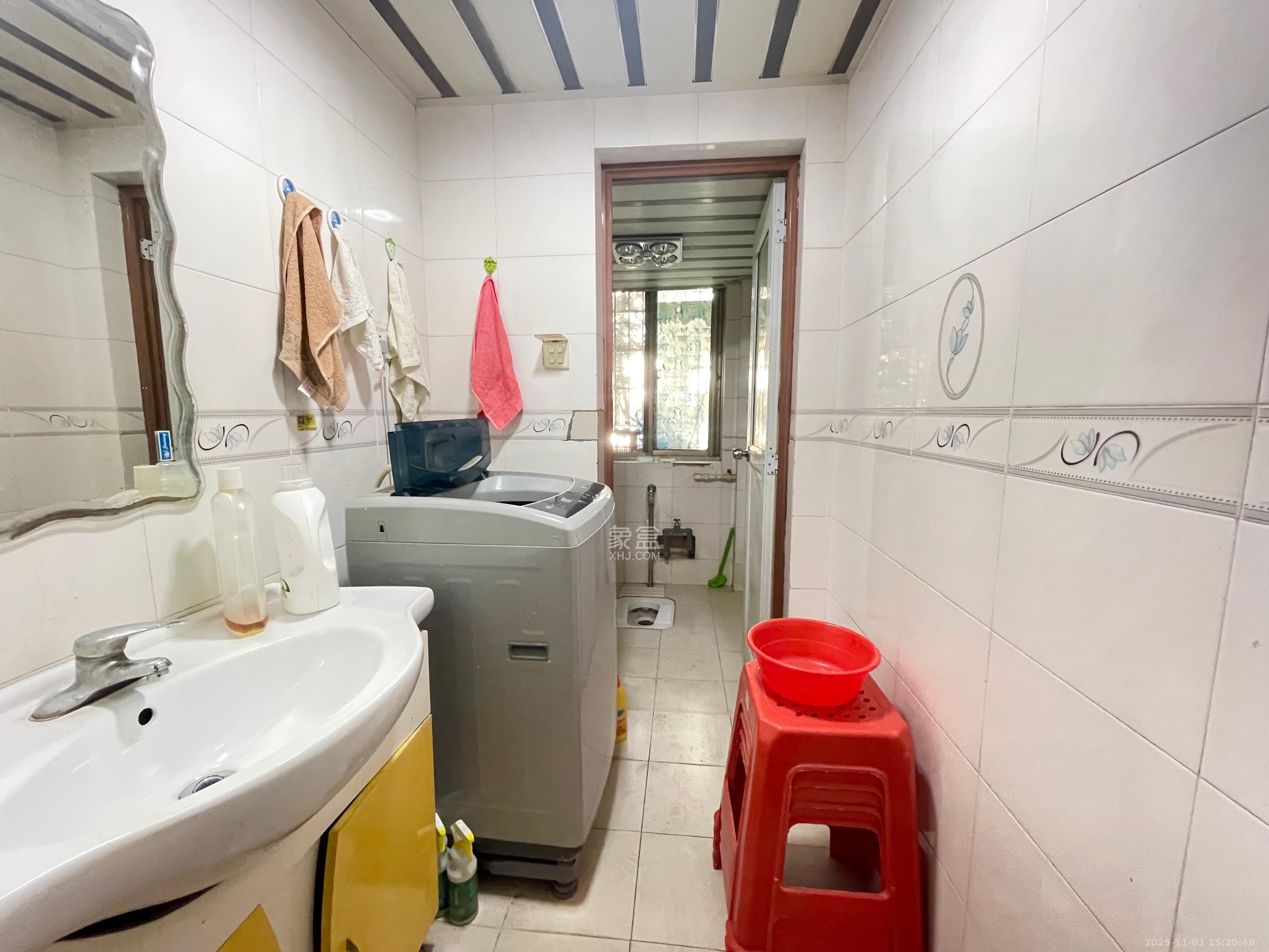 丽江翠园  3室2厅2卫    1500.0元/月室内图