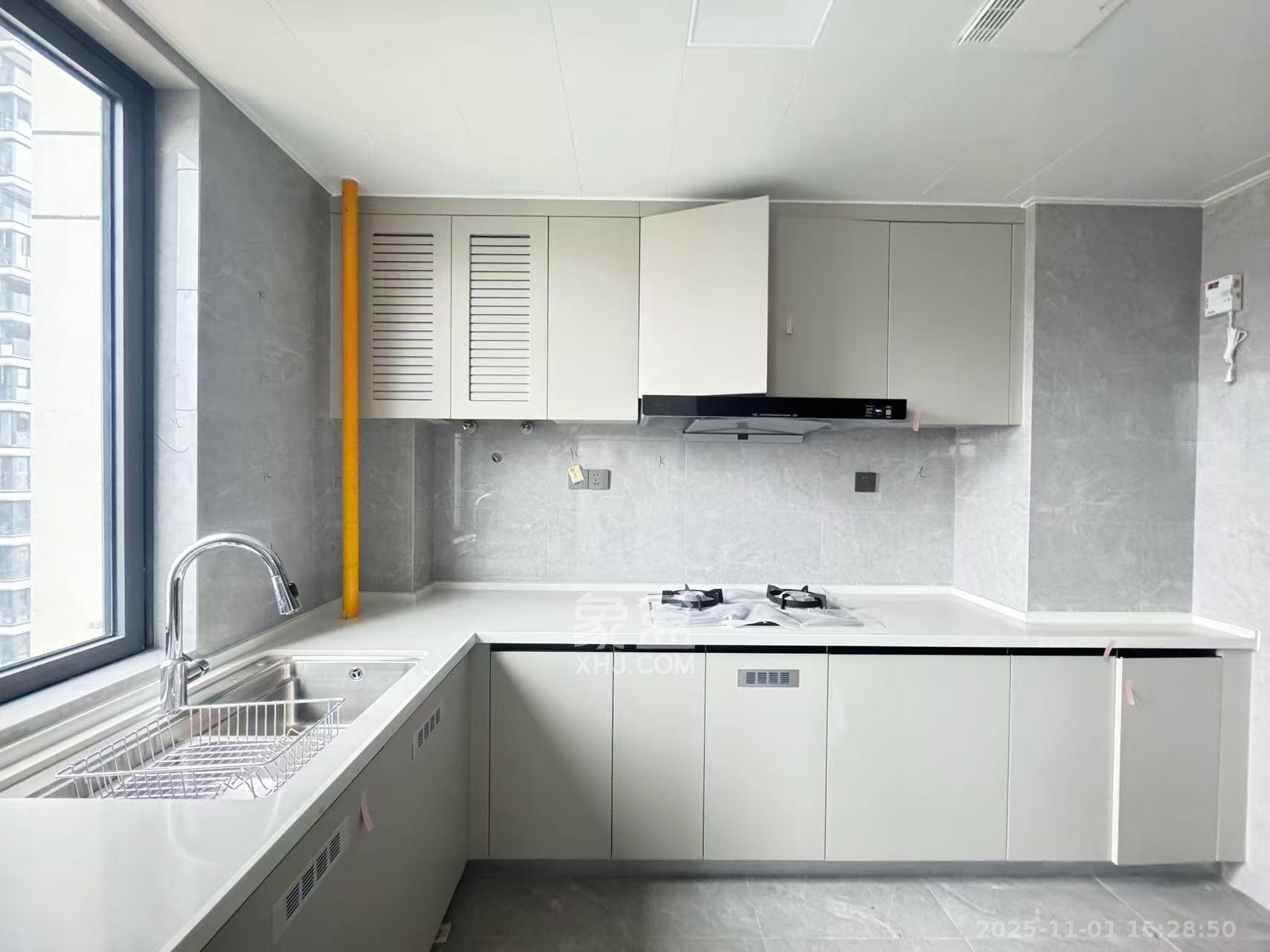 金地峯范  4室2厅2卫    4500.0元/月室内图