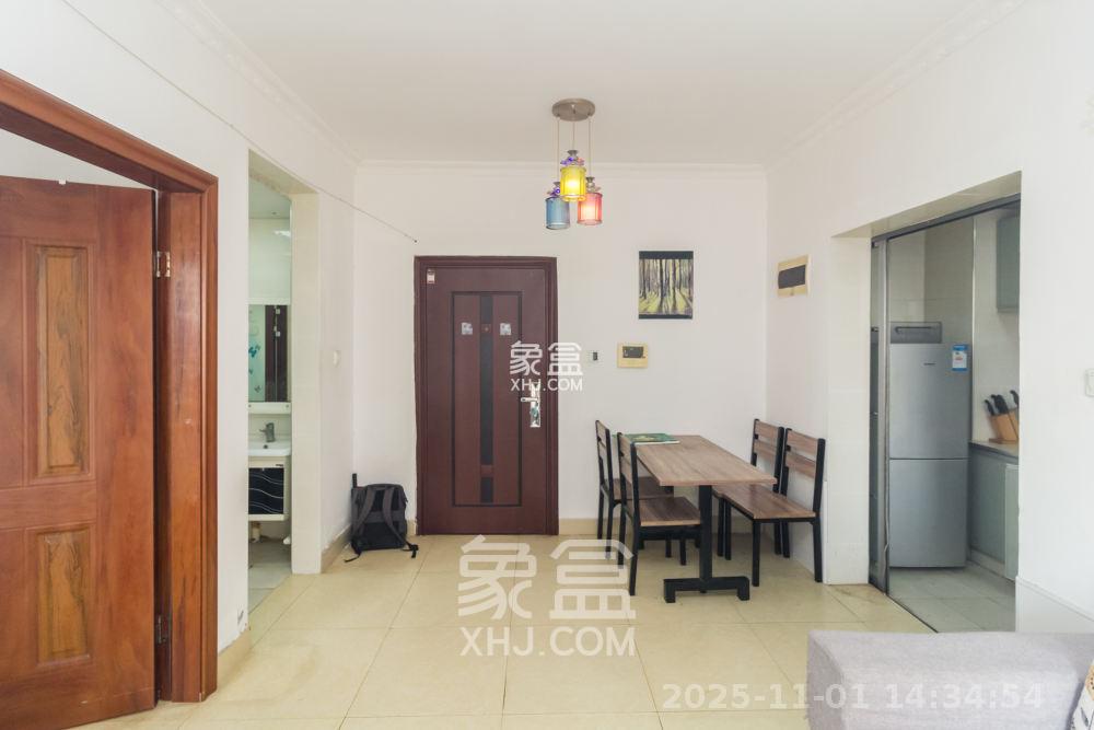 中国铁建国际城一期  1室1厅1卫    1400.0元/月室内图