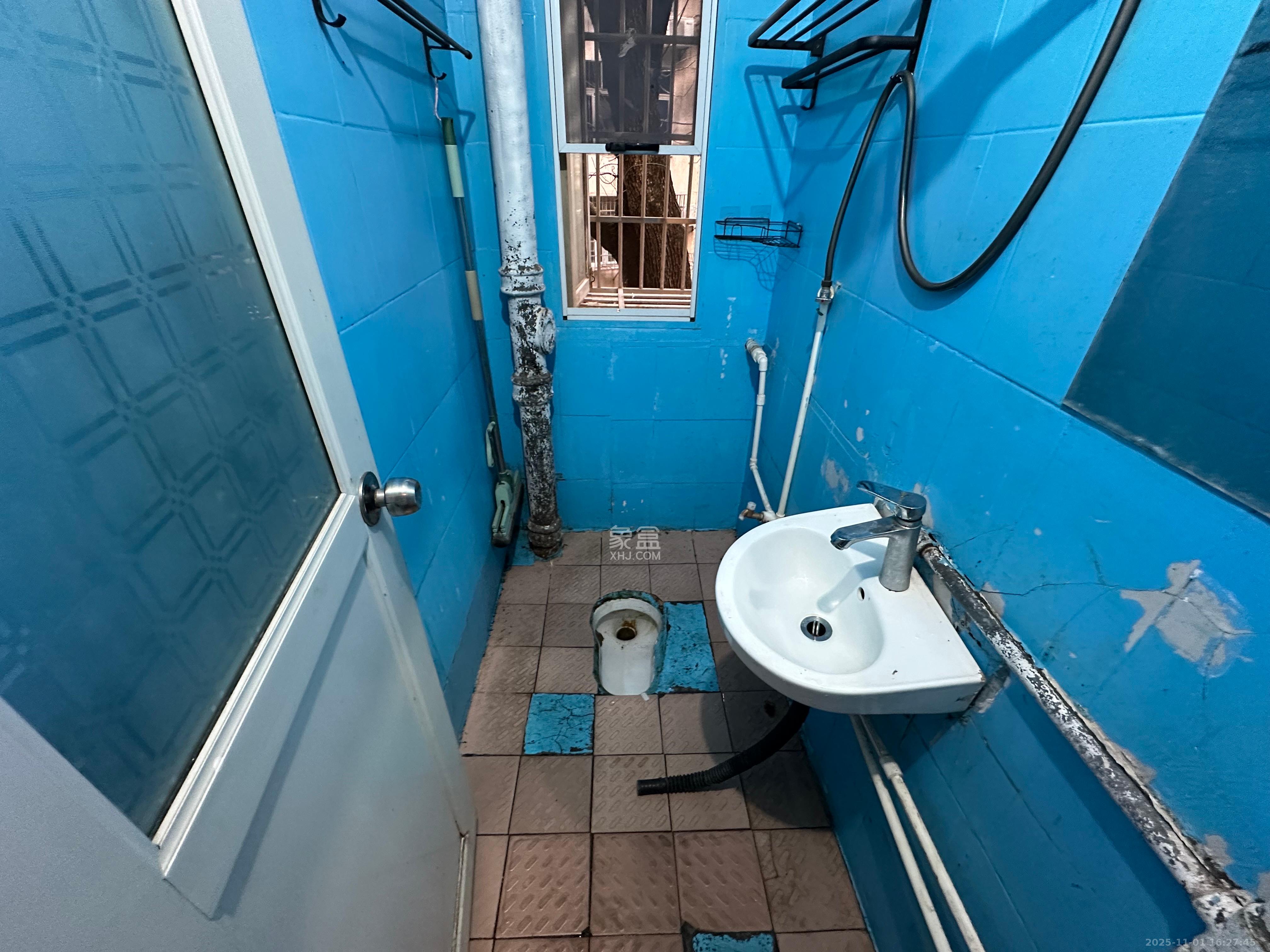 长沙市自来水有限公司金盆岭住宅区(赤岭路4号) 2室1厅1卫 1400.0元/月 长沙市自来水有限公司金盆岭住宅区(赤岭路4号) 2室1厅1卫 1400.0元/月室内图