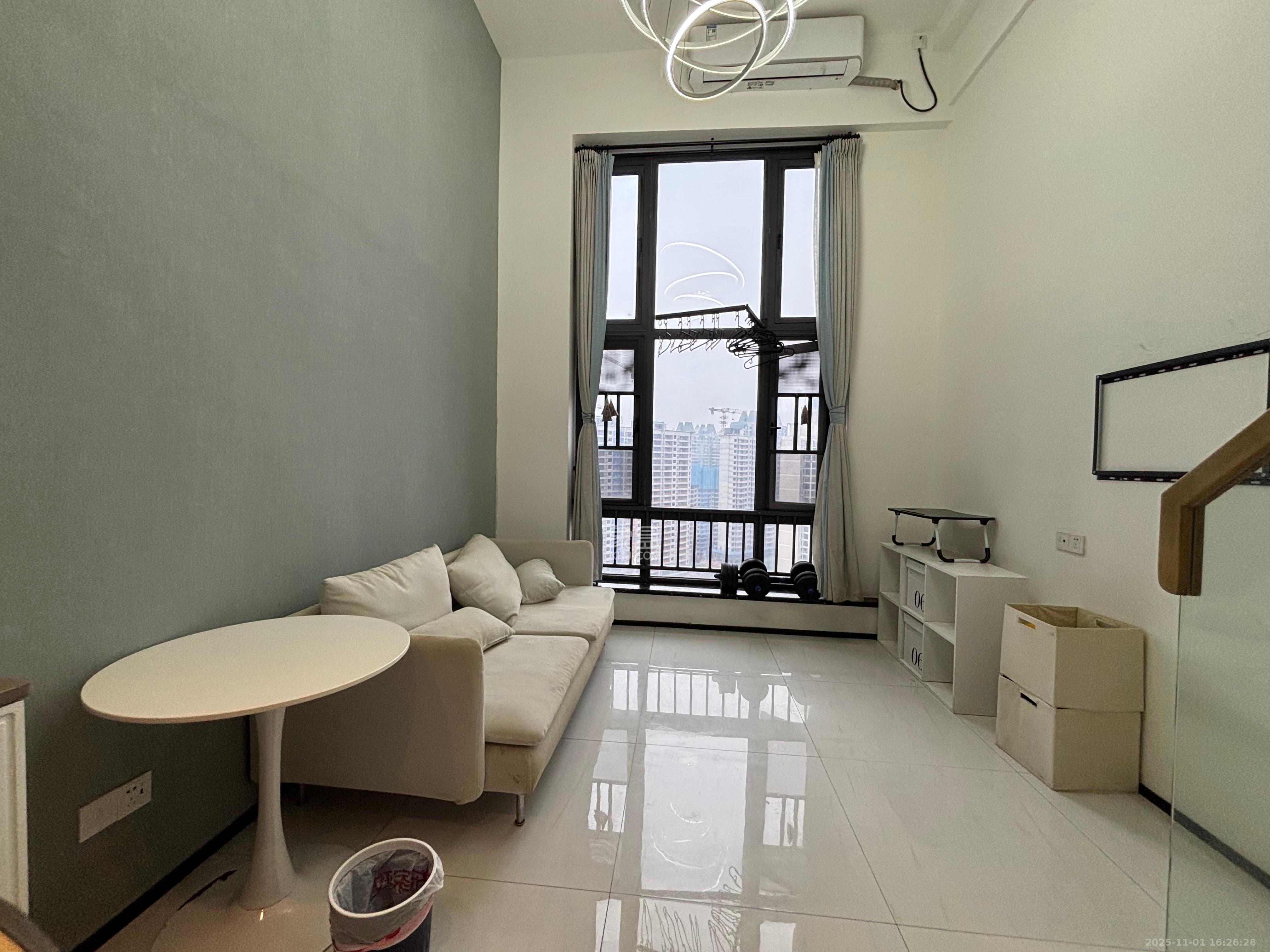 藏珑湖上公馆  1室1厅2卫    2200.0元/月室内图