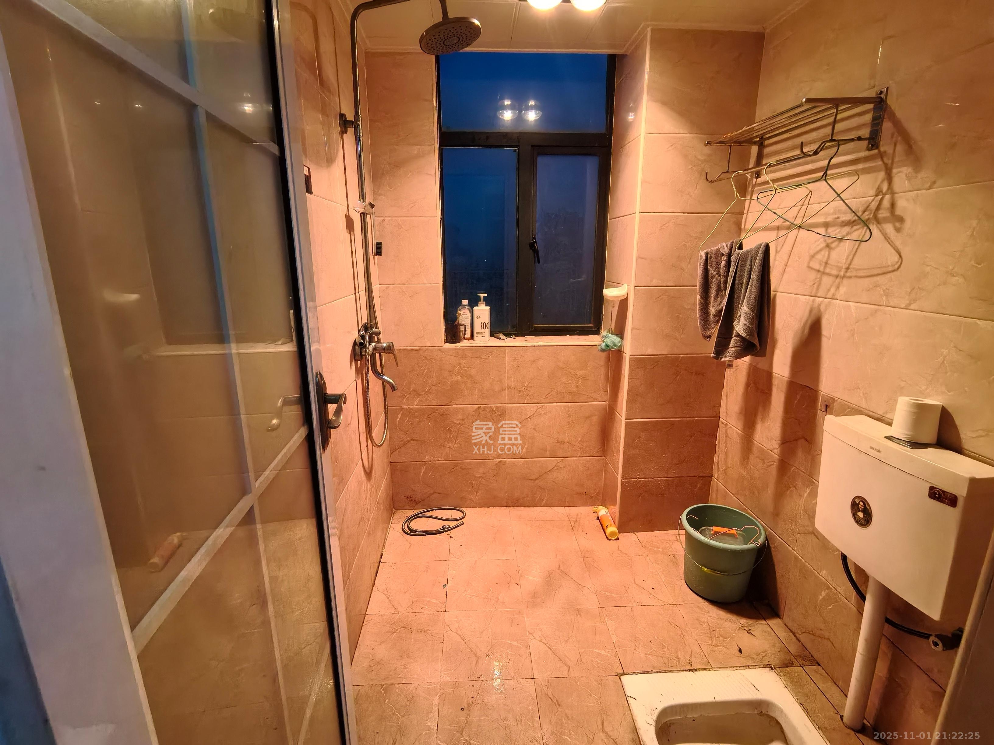 城南故事家园  3室2厅1卫    2100.0元/月室内图