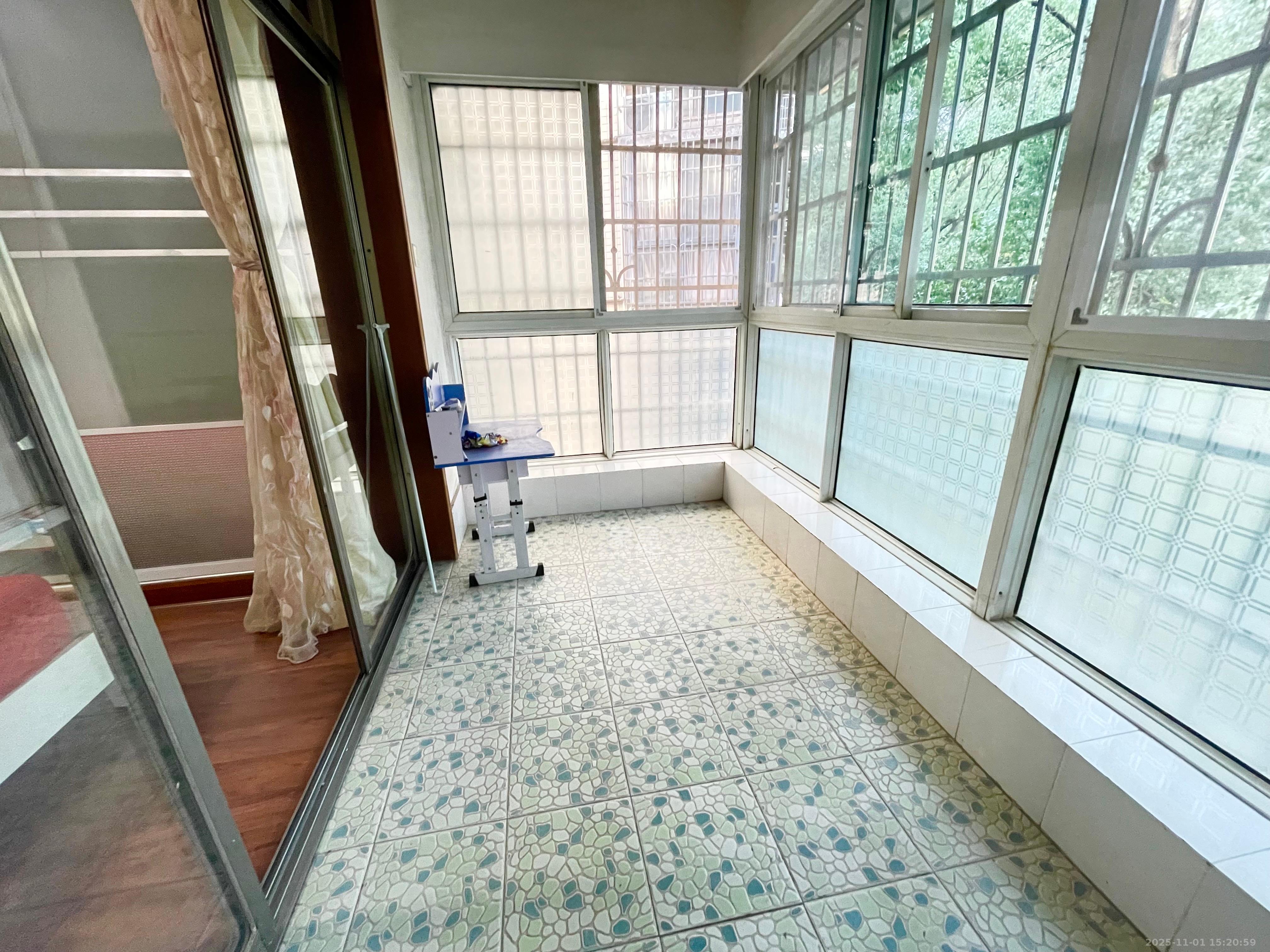 丽江翠园  3室2厅2卫    1500.0元/月室内图