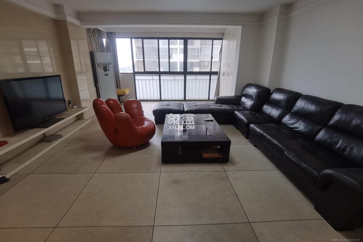 浏阳河畔家园 3室2厅2卫 2500.0元/月 浏阳河畔家园 3室2厅2卫 2500.0元/月室内图