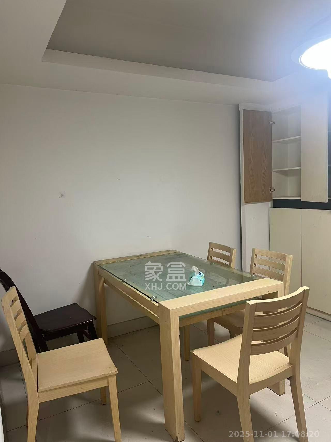 浏阳河畔家园  3室2厅1卫    2300.0元/月室内图