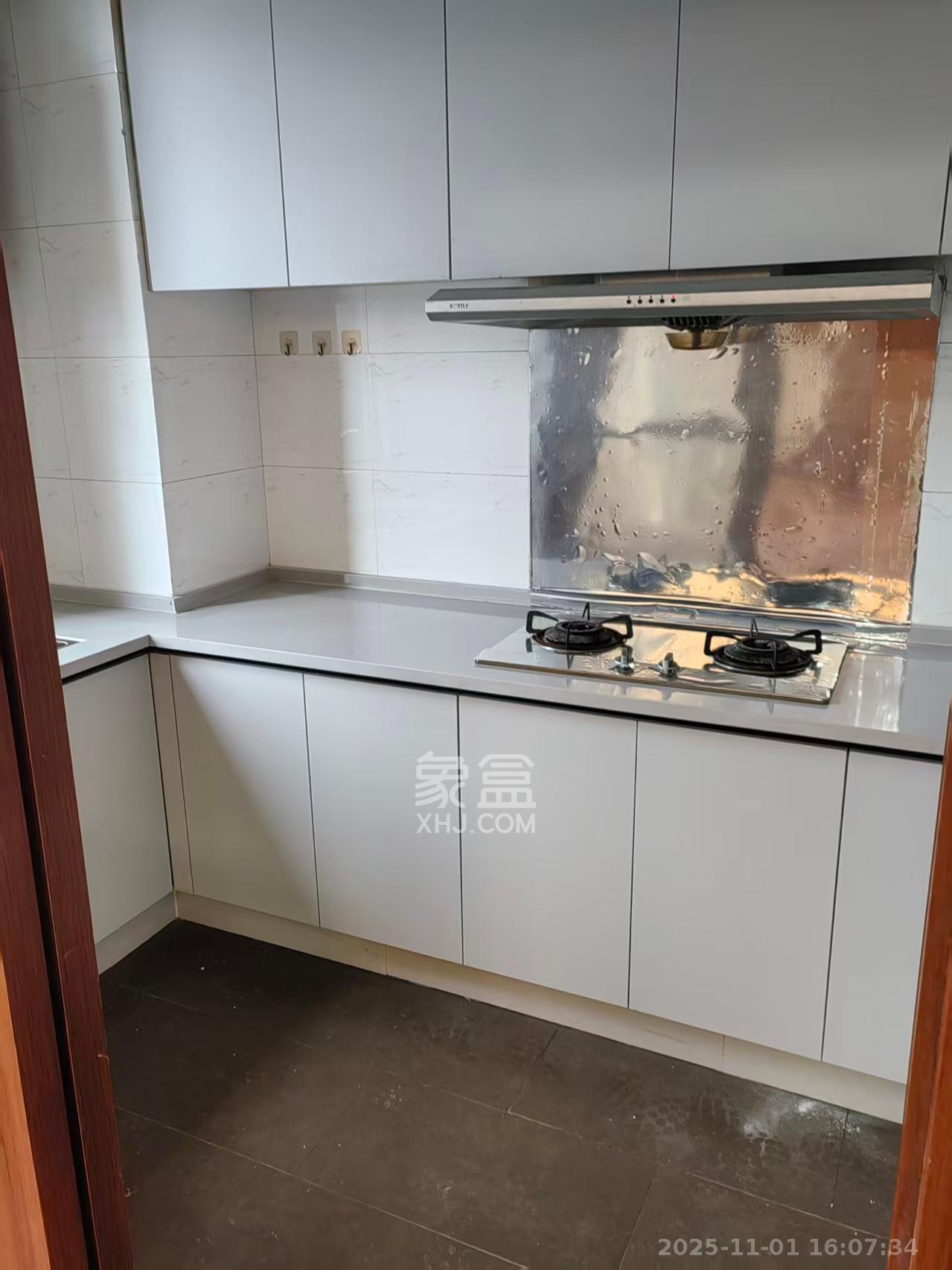 万科城  3室2厅2卫    2800.0元/月室内图