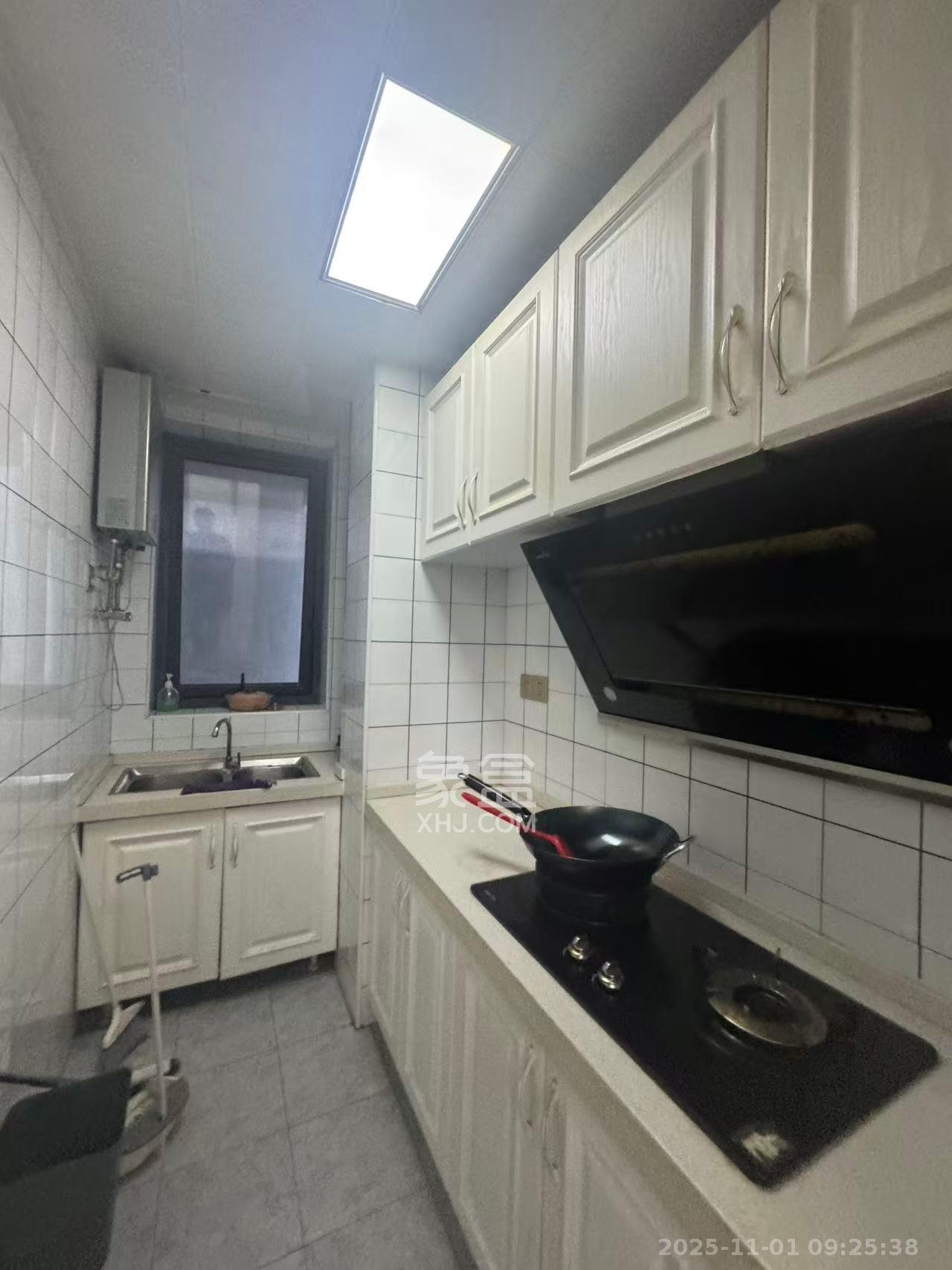 中天广场  3室1厅1卫    3100.0元/月 中天广场  3室1厅1卫    3100.0元/月室内图